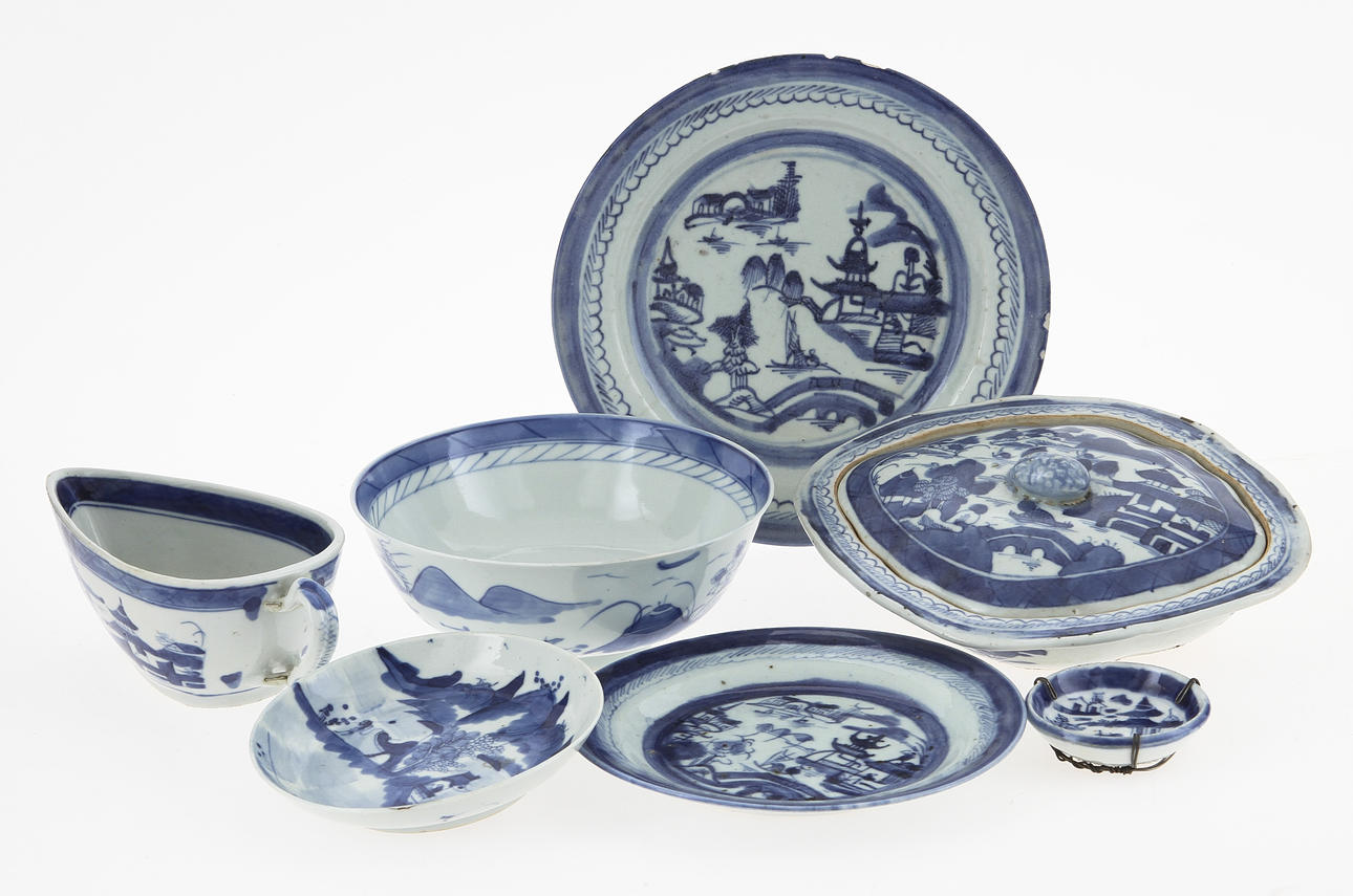 SERVISDELAR, 24 st, porslin, Kina, 1800-tal.