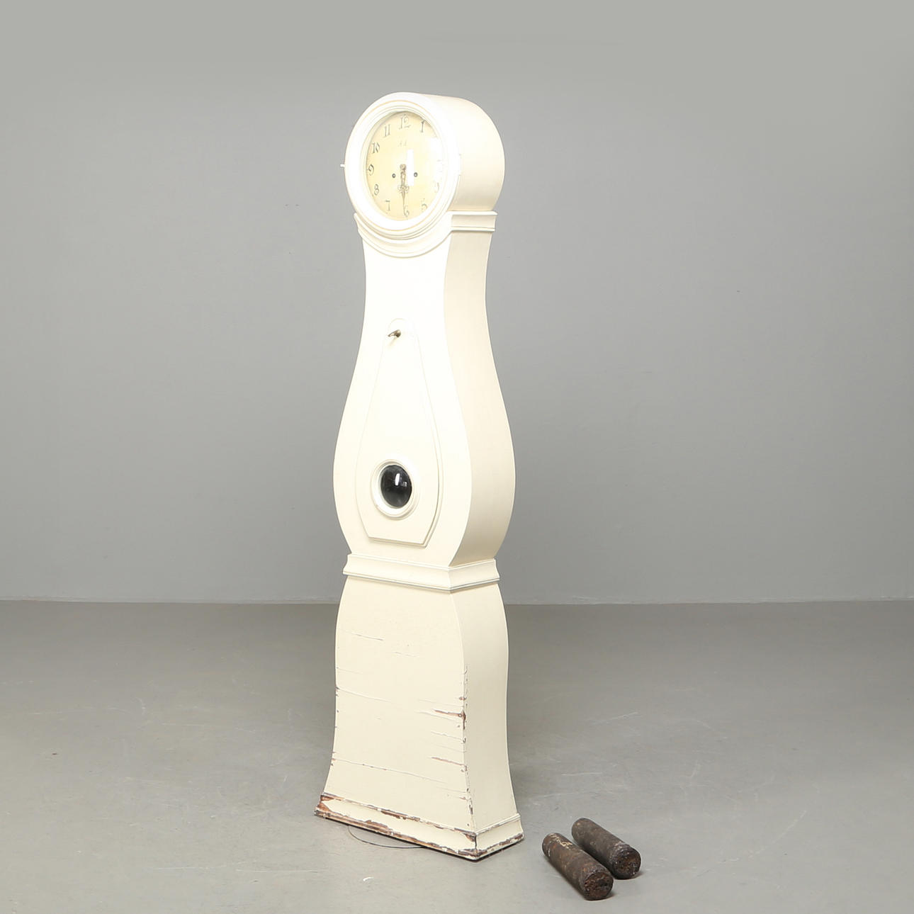 STANDUHR, bemaltes Holz, 19. Jahrhundert.