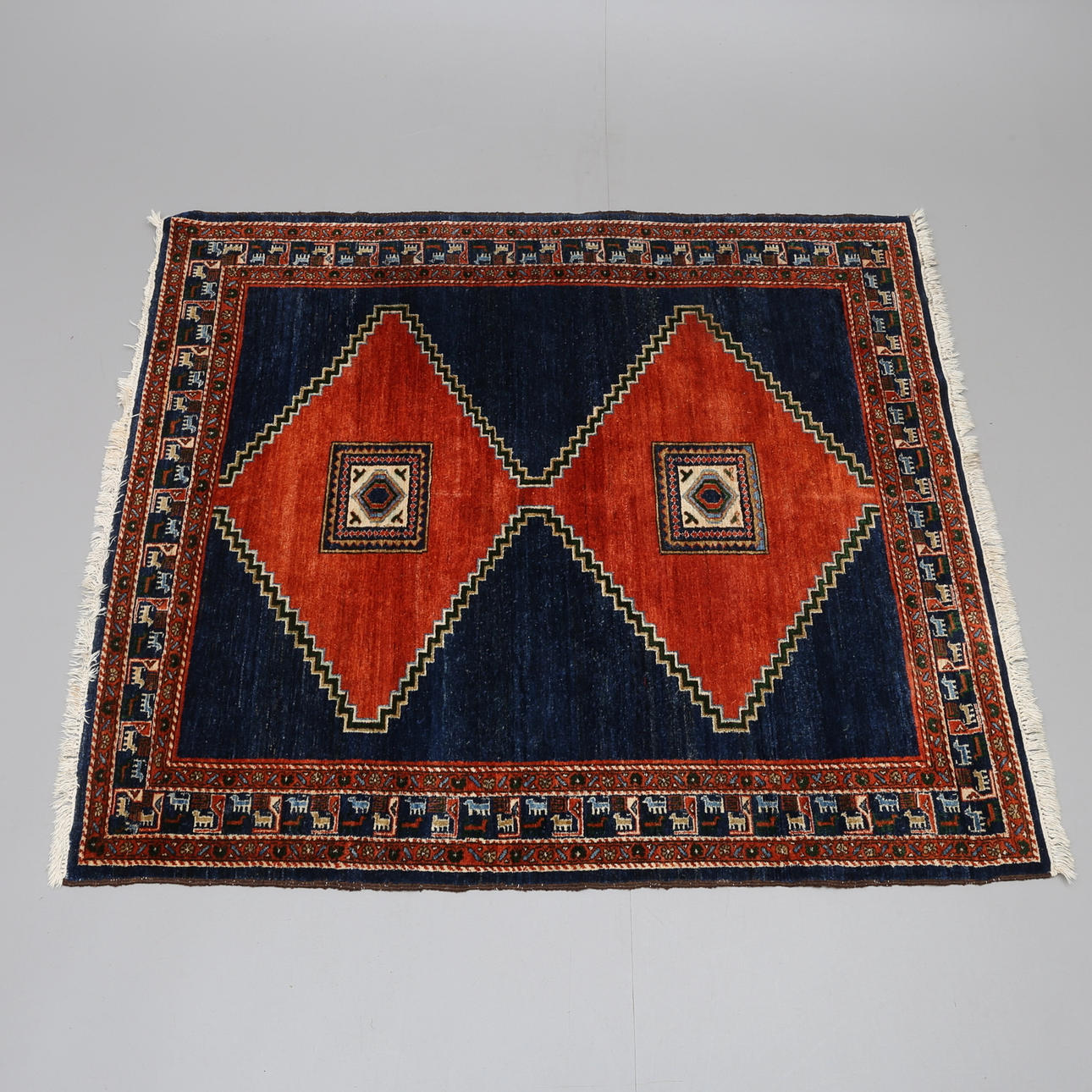 KNUTTEN MATTA, 188 x 165 cm.