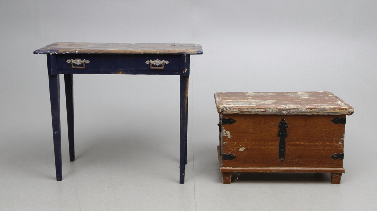 BORD MED LÅDA, samt KISTA, allmoge, 1800-tal.
