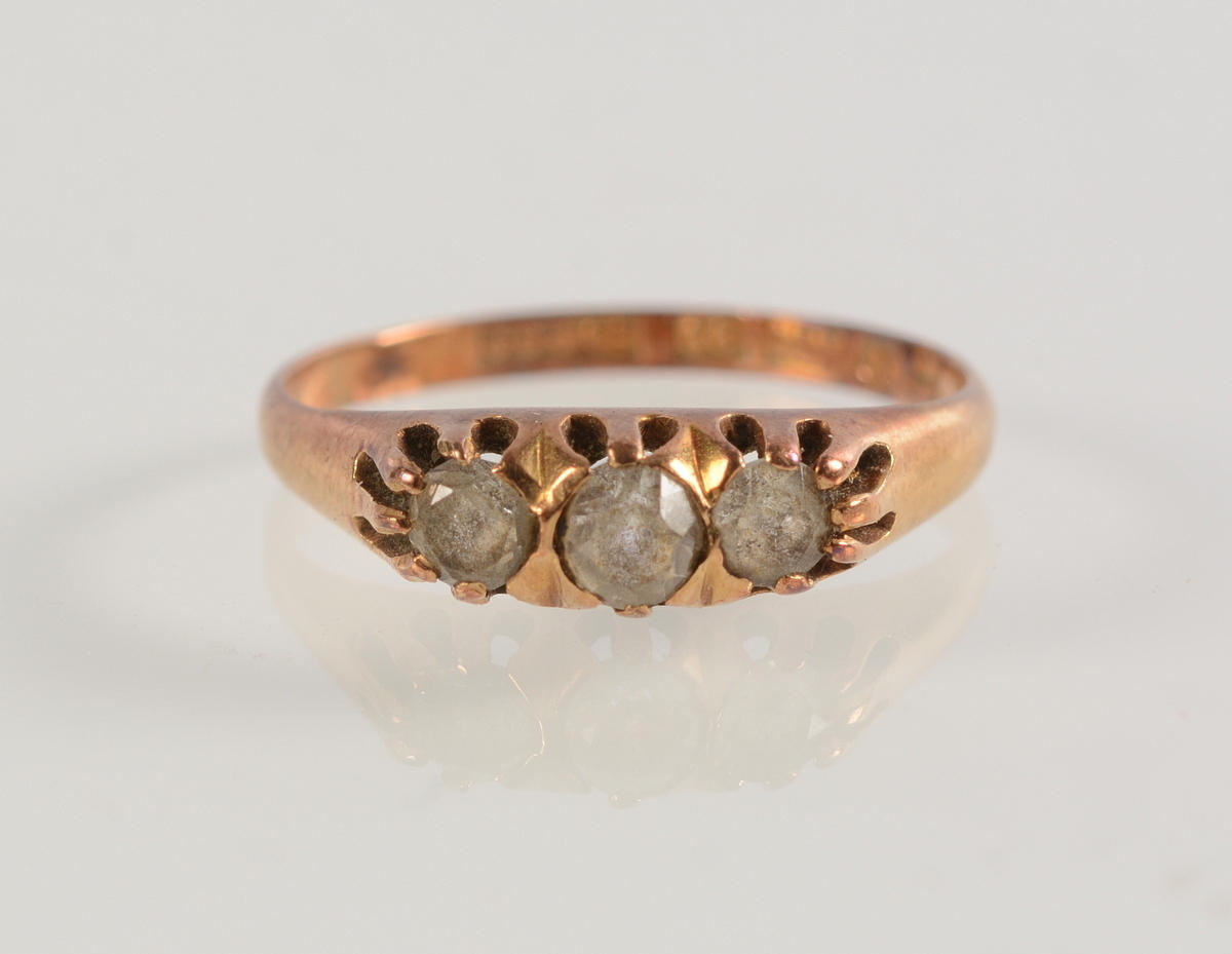 RING MED STENAR, 18K.