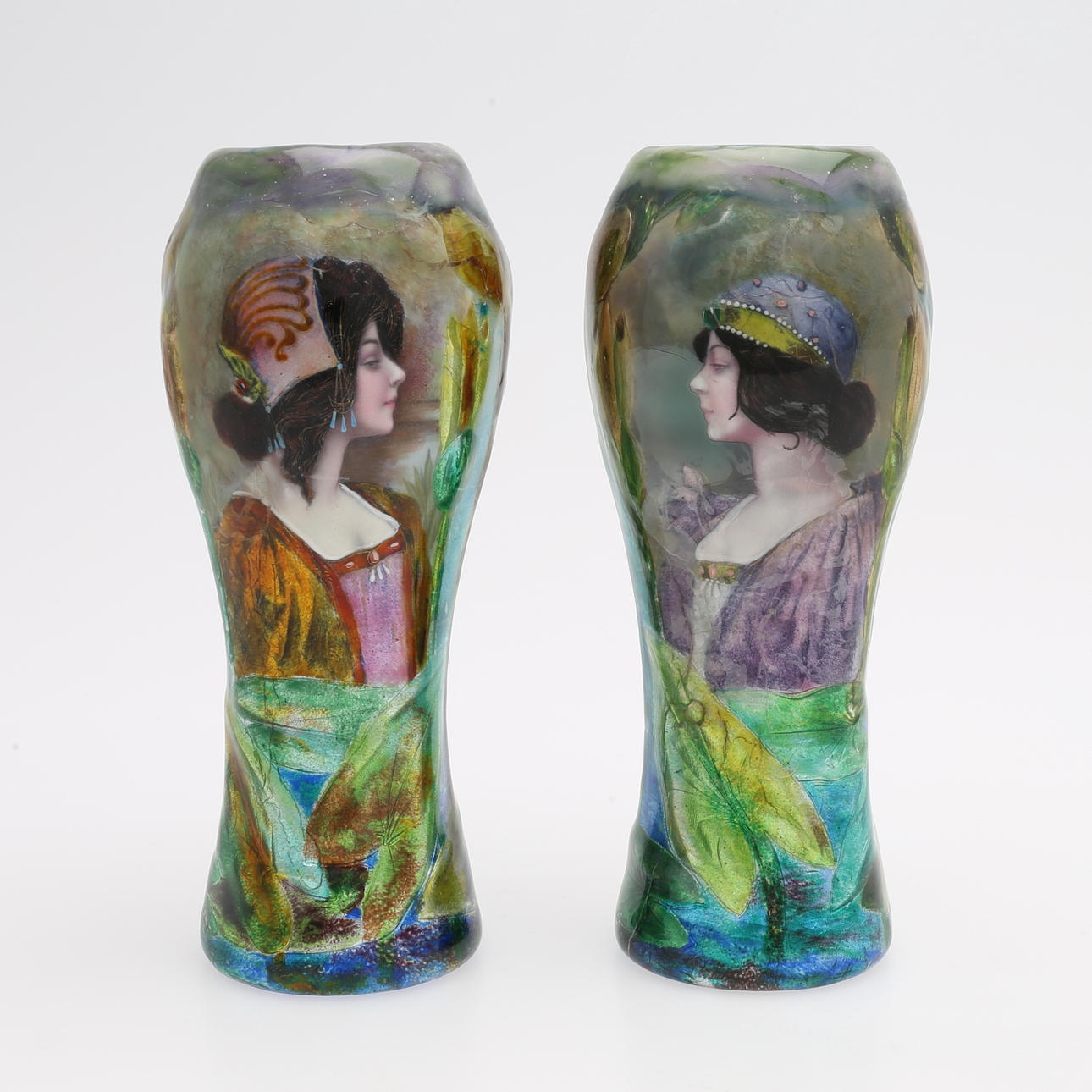 ETT PAR VASER - ART NOUVEAU.