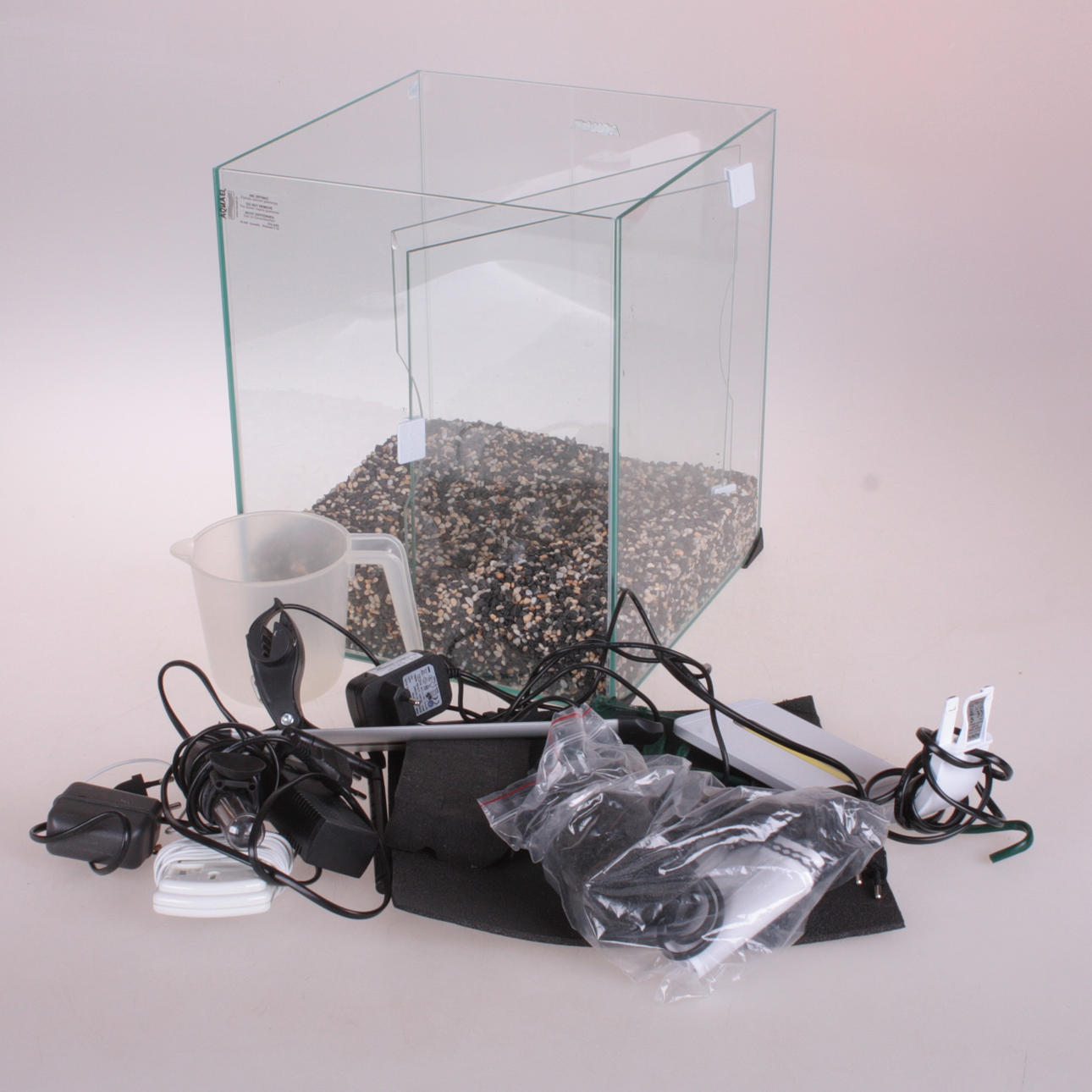 AKVARIUM samt TILLBEHÖR, Aquael.