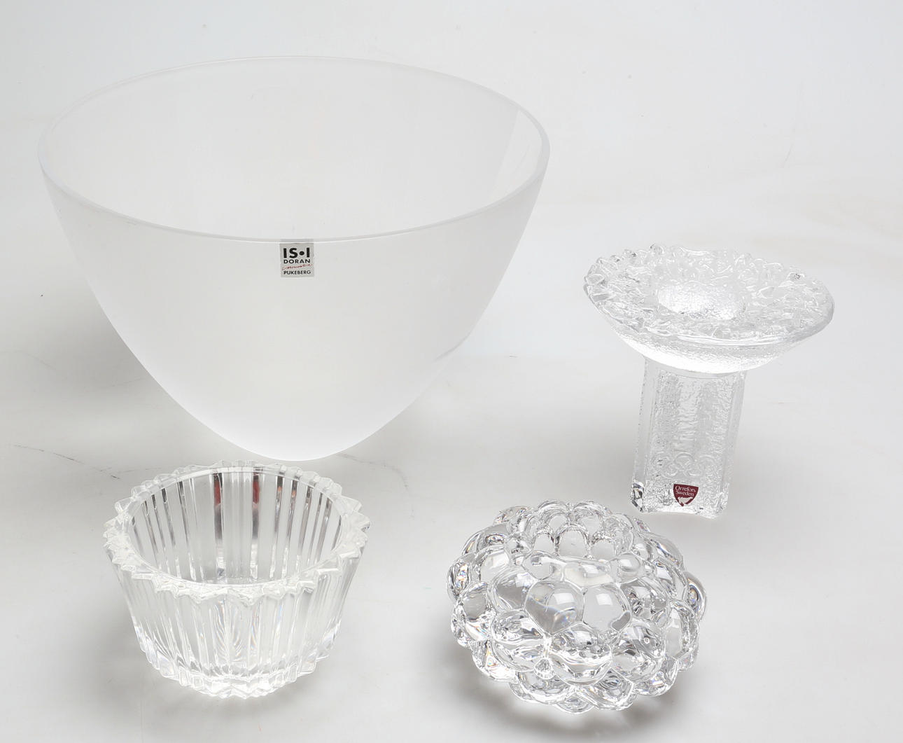 GLASFÖREMÅL, 4 st.