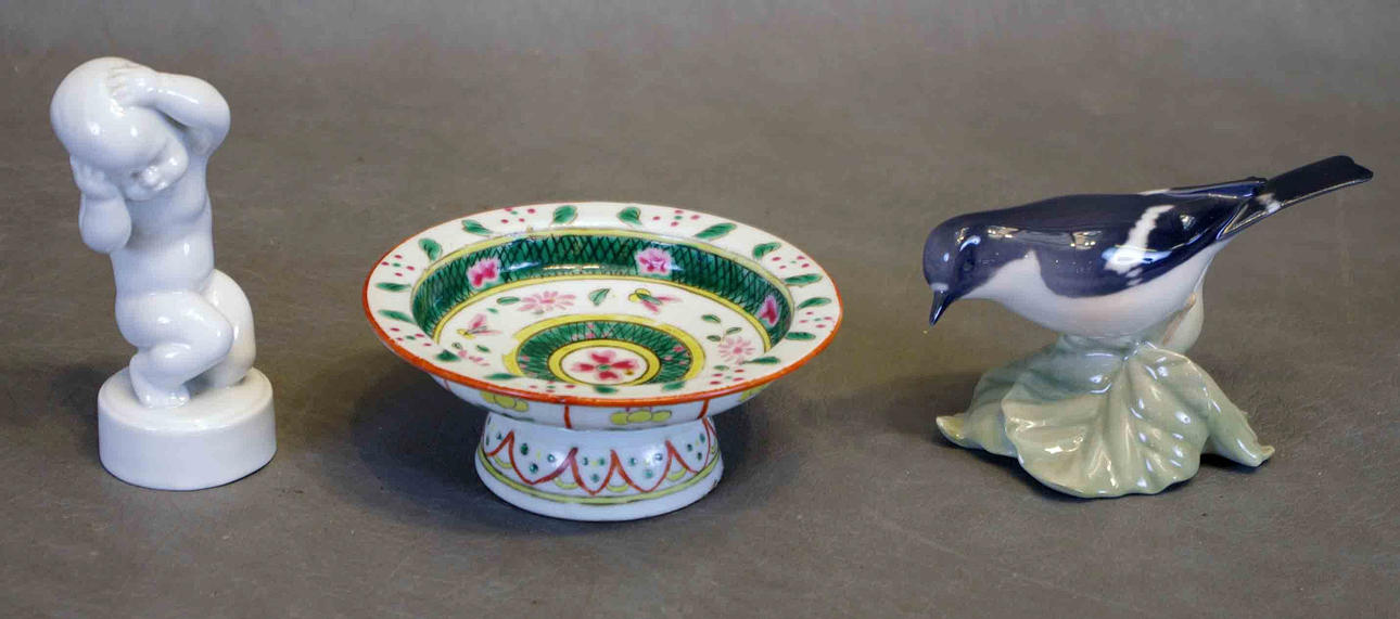 2 PORSLINSFIGURER SAMT KINASKÅL, Royal Coopenhagen samt Bing & Gröndal.