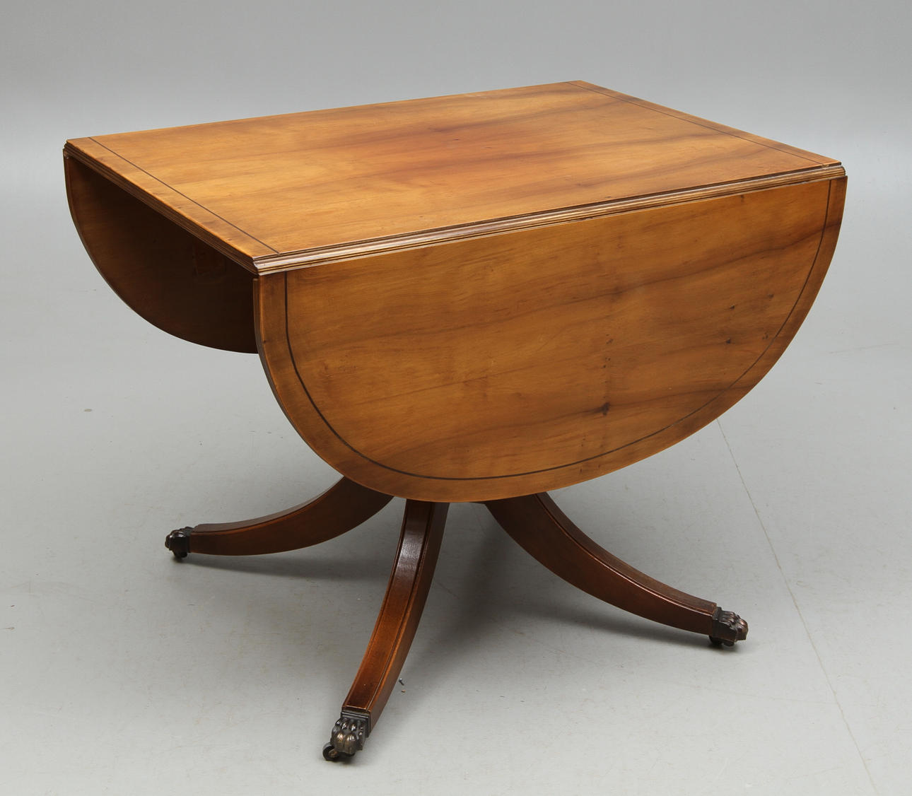 KLAFFBORD, engelsk stil, 1900-tal.