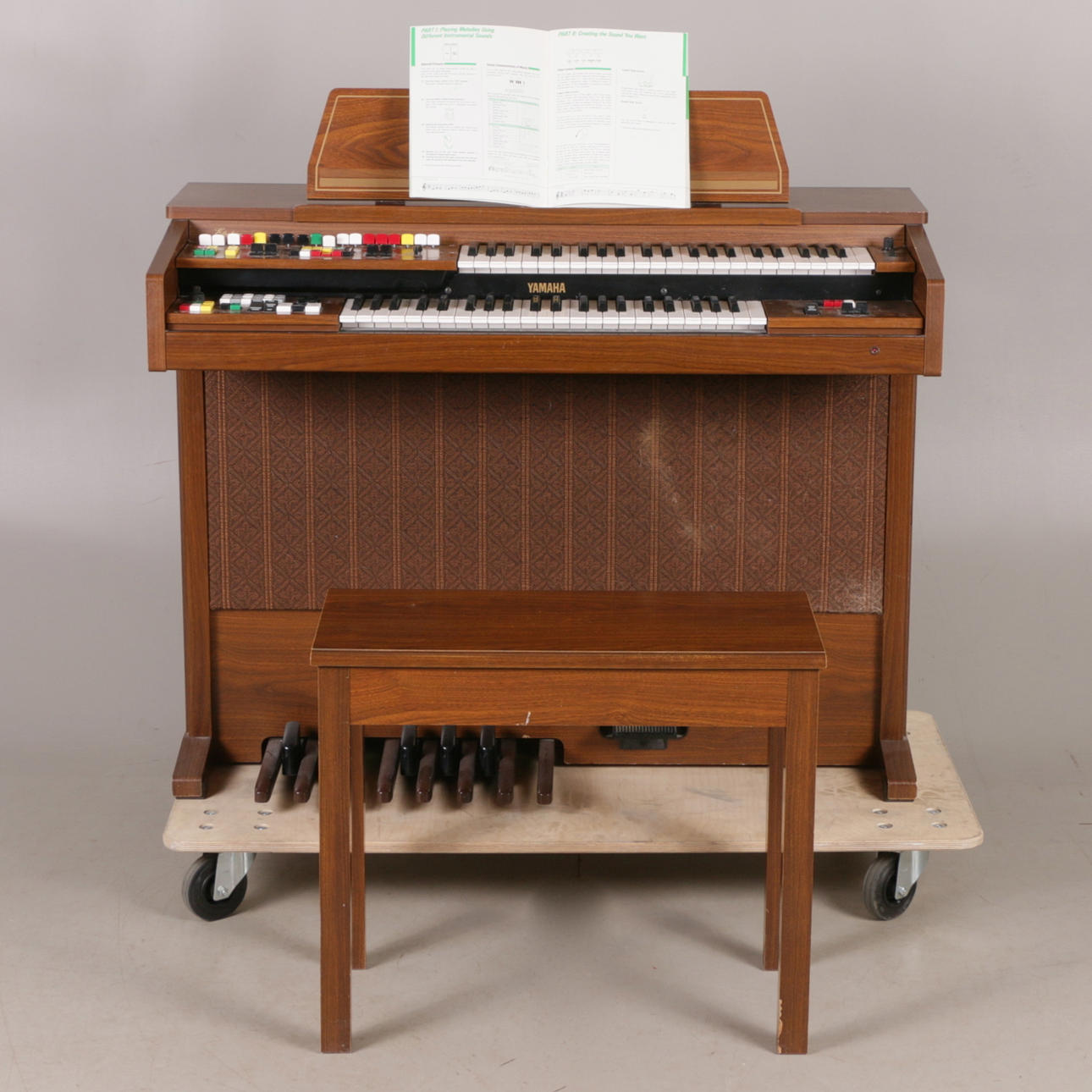 ELORGEL con taburete, "Electone" A-505, Yamaha, 1900.