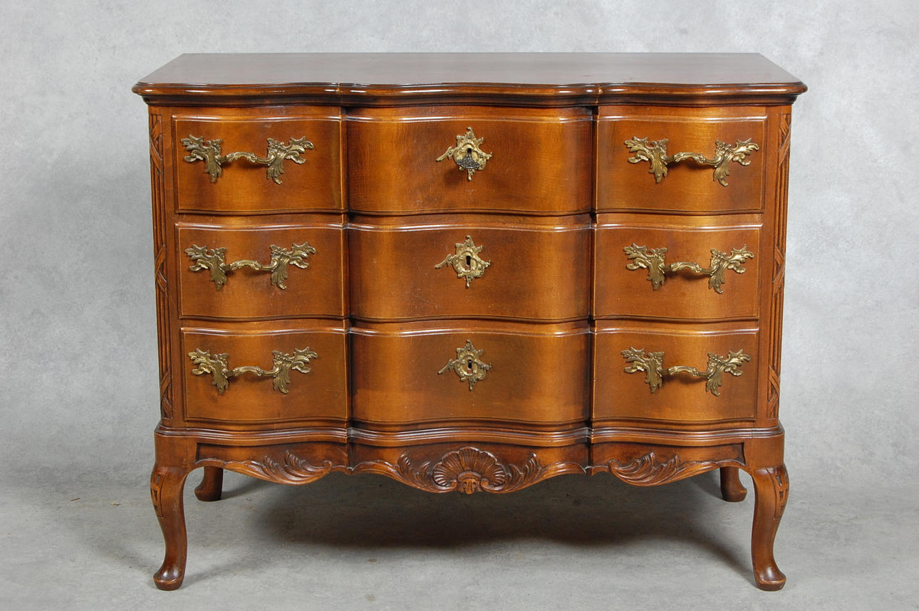 BYRÅ, barockstil, 1900-tal.