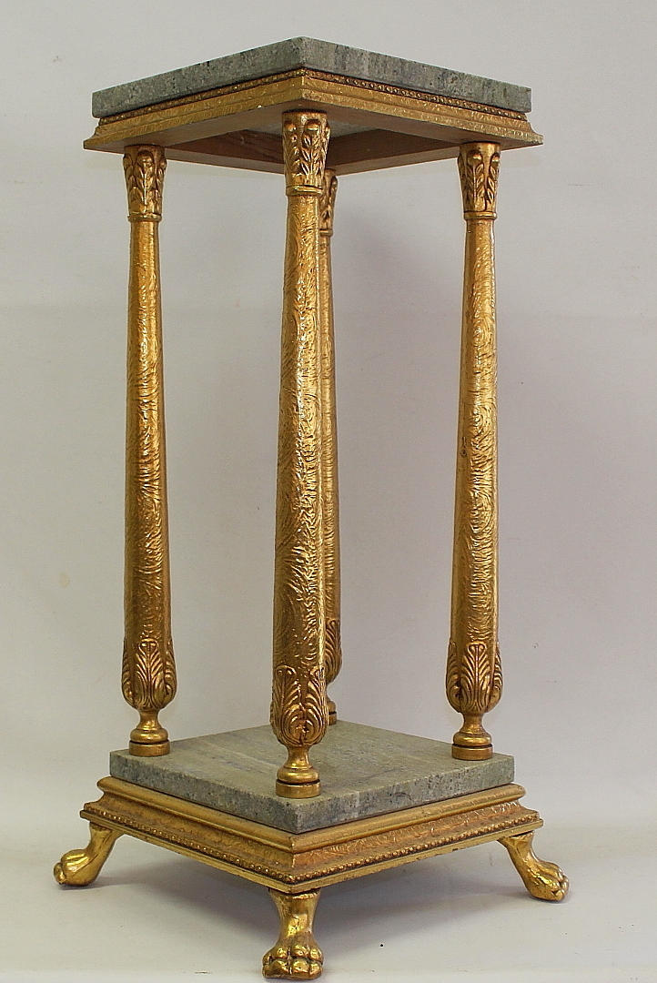 Piedestal, Marmor, Guld forgyldt.