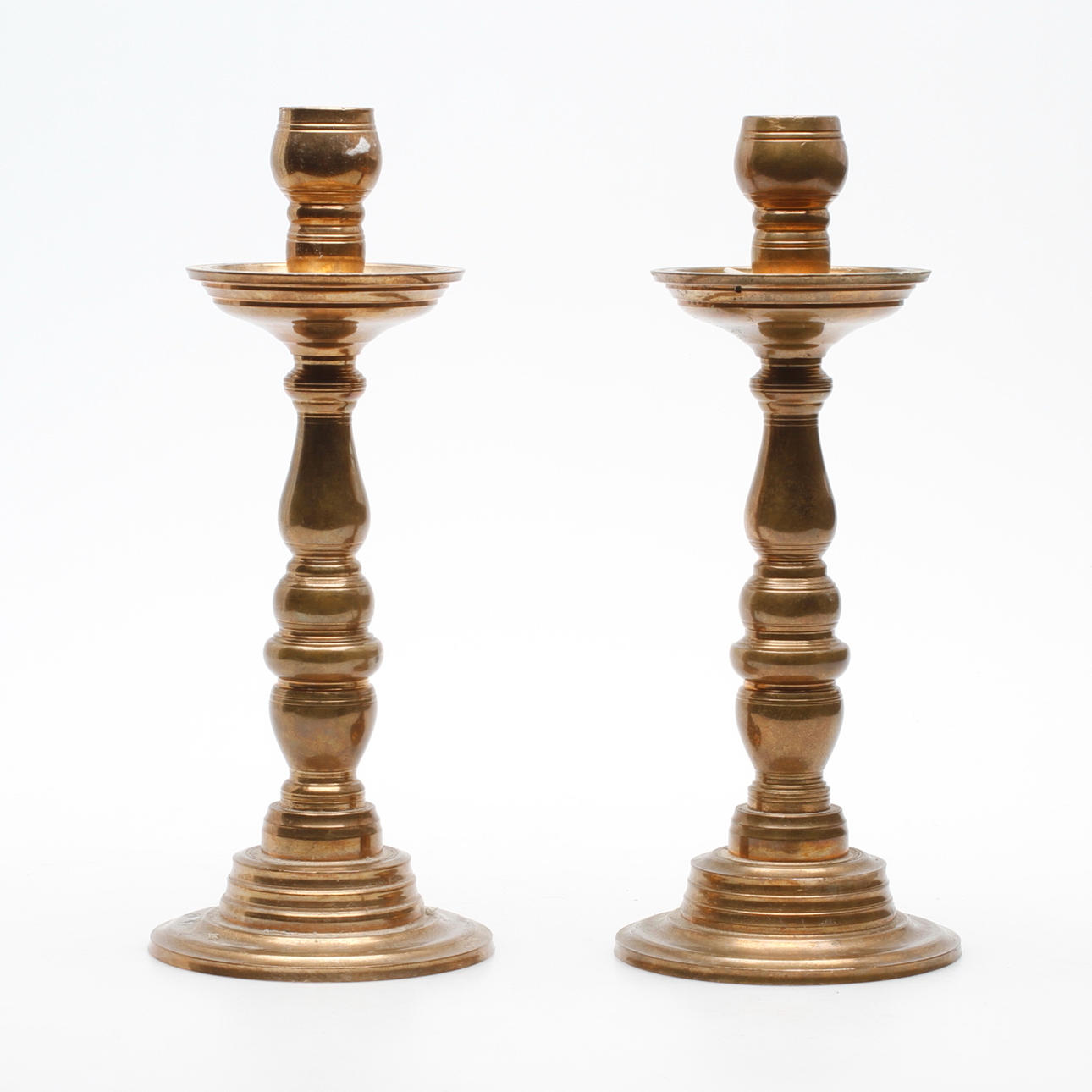 LJUSSTAKAR, ett par, mässing, 1900-tal.