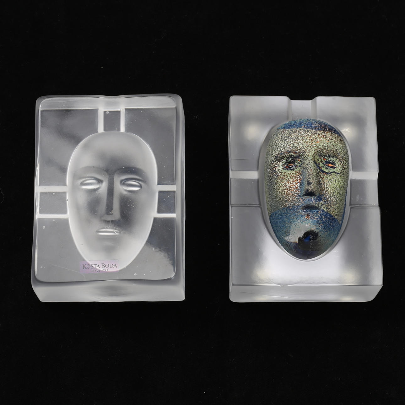 BERTIL VALLIEN. Glashuvud i ask, signerad.