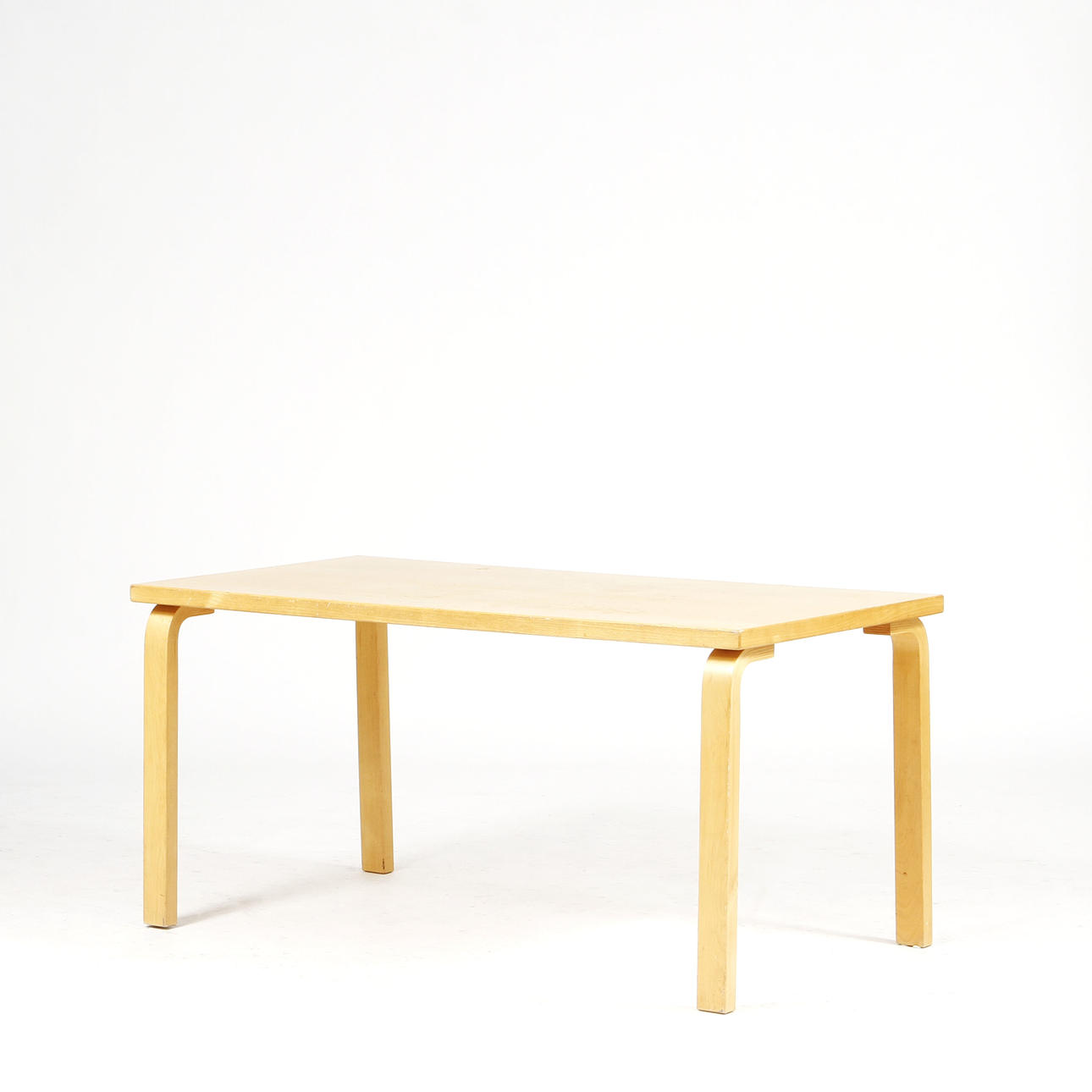 SPISEBORD. Ask/birk. Alvar Aalto.