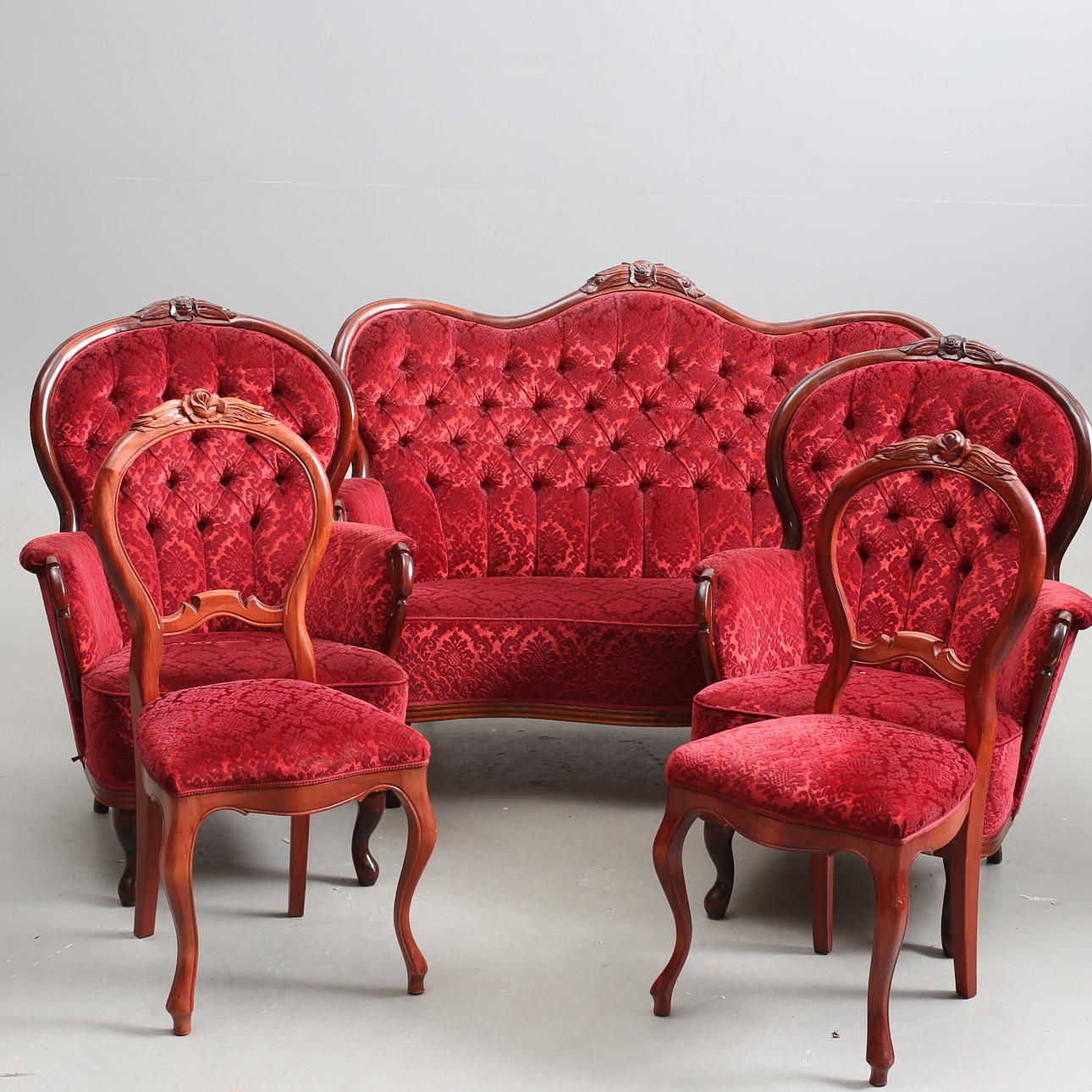 SOFFGRUPP, nyrokoko, röd plysch.