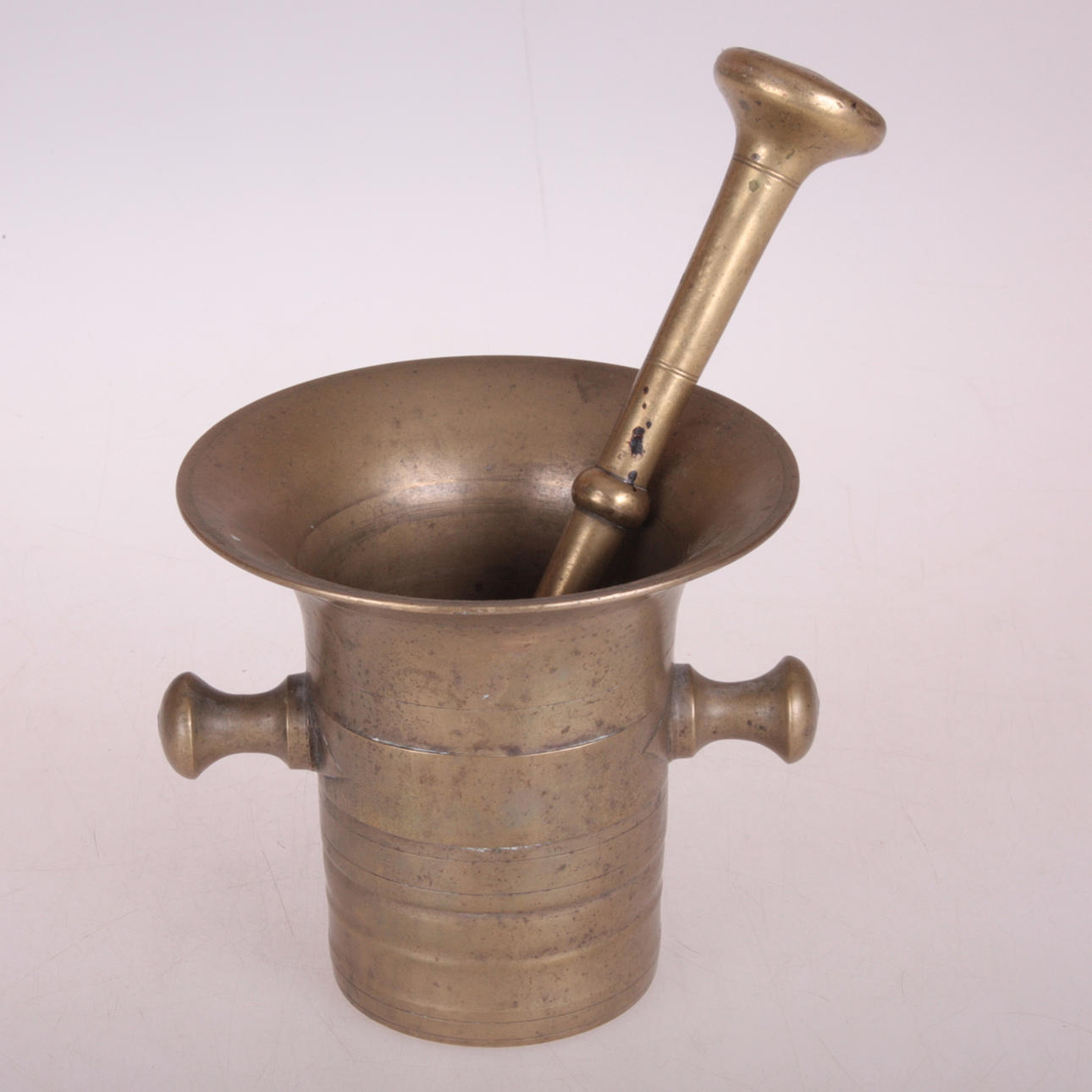 MORTAR with STRUT, brass, 18th/19th century.