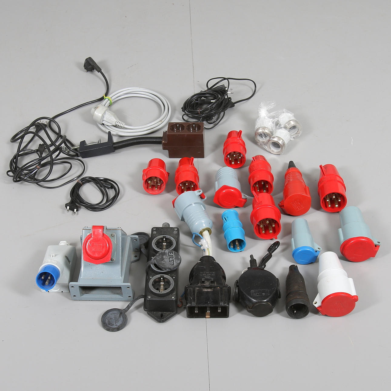 CEE DON, mestadels 16A och 32A. 19/2000-tal.