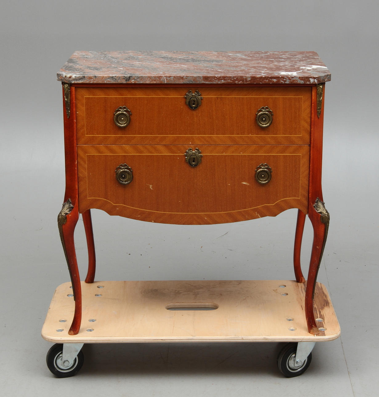 BYRÅ, med stenskiva, Louis XVI-stil, 1900-tal.