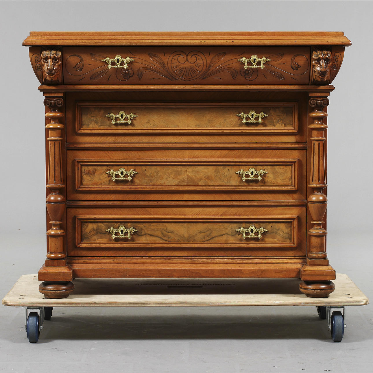 BYRÅ. nyrenässans.