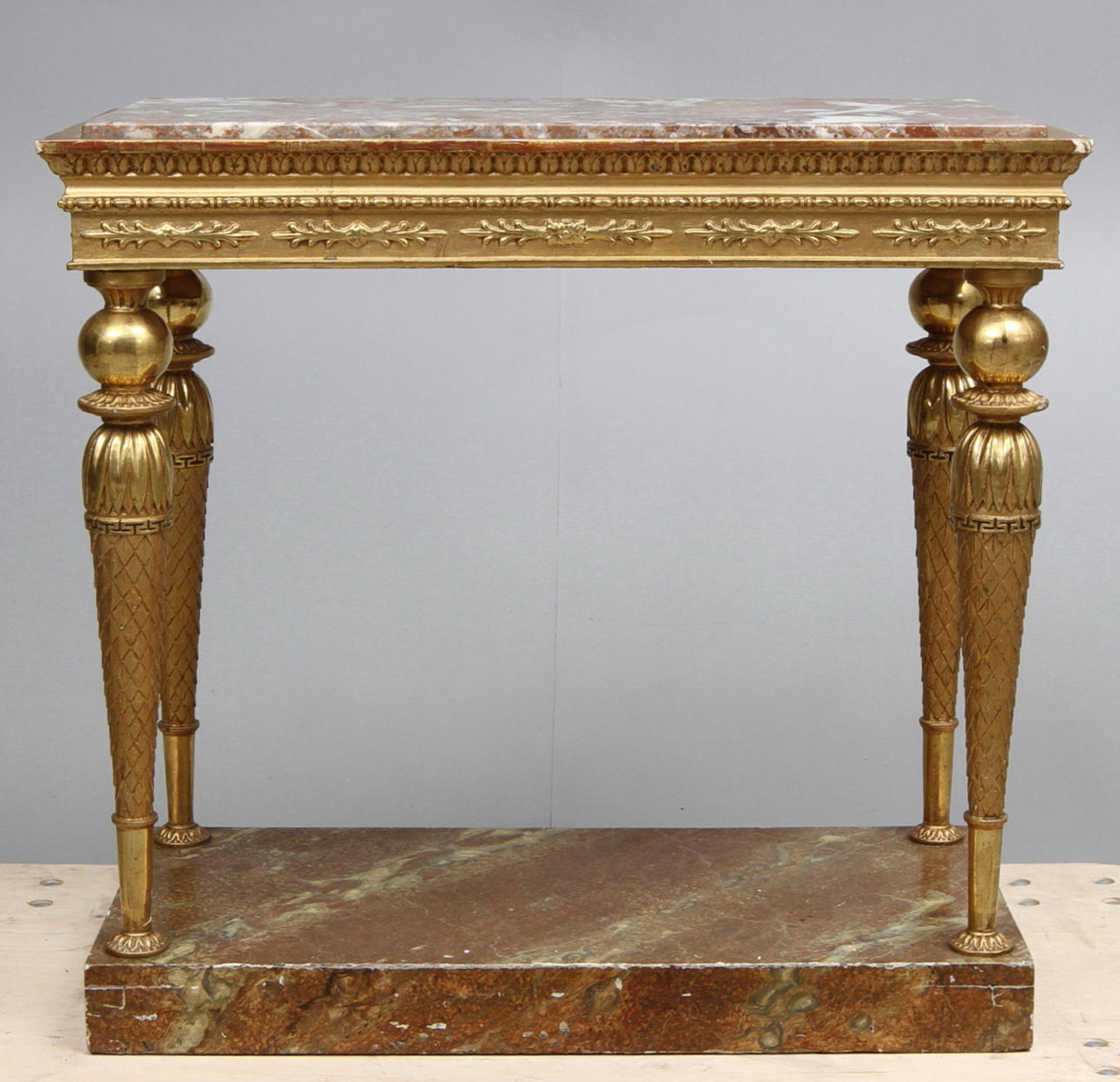 KONSOLBORD, Sengustavianskt, 1800 talets början.