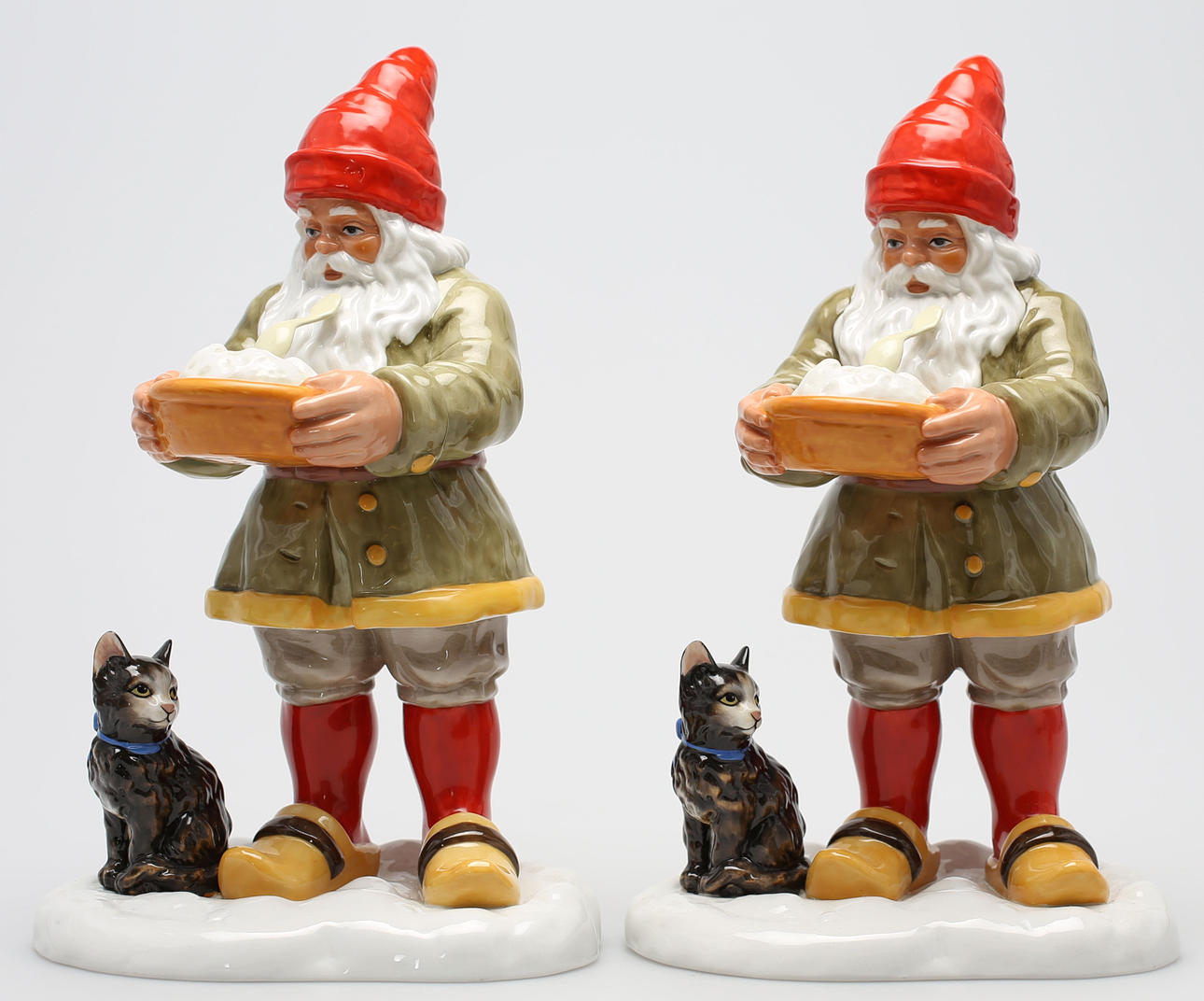 FIGURINER, 3 st, porslin, efter Jenny Nyström, Kalmar Läns Museum.