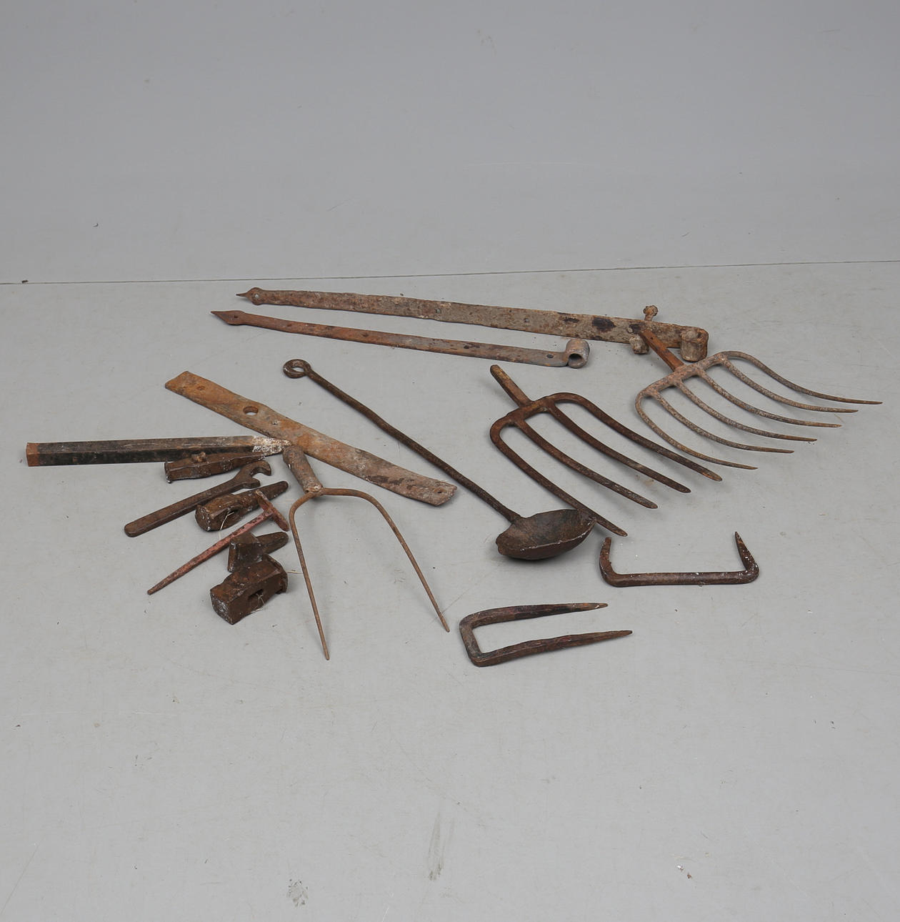 OBJETOS DE HIERRO, siglo XIX/XX.