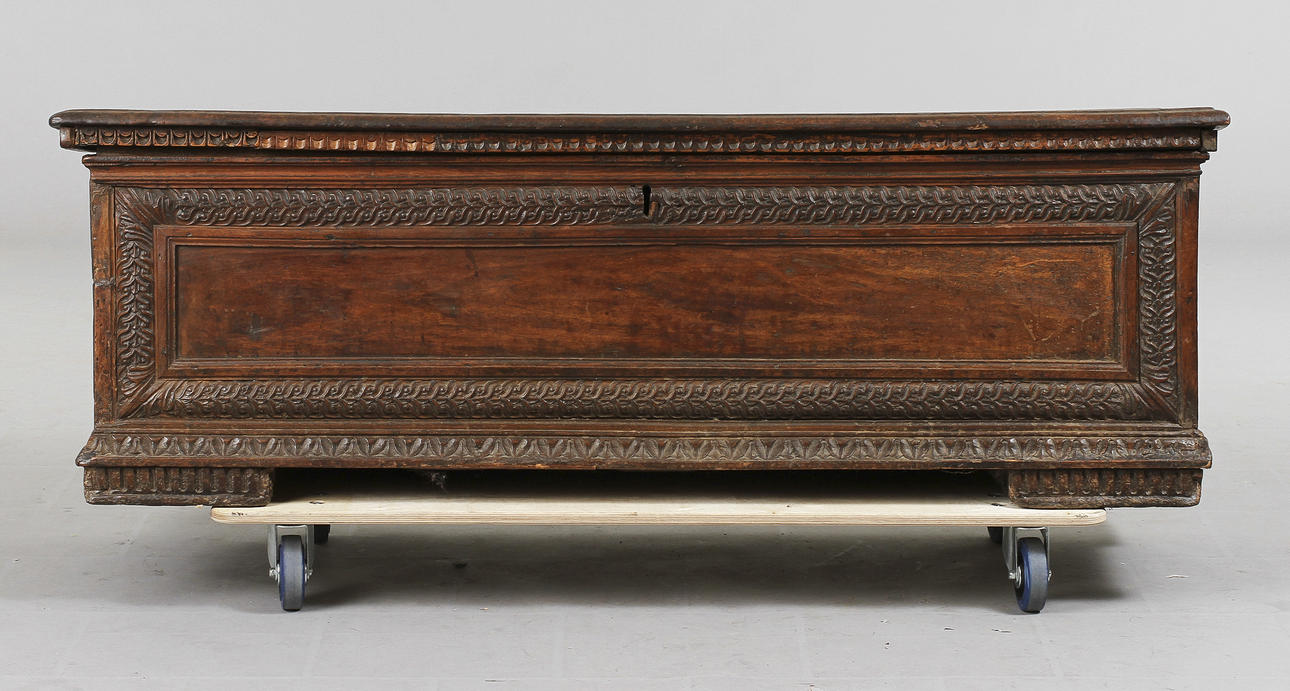 CASSONE/KISTA, sydeuropa 1600/1700-tal.