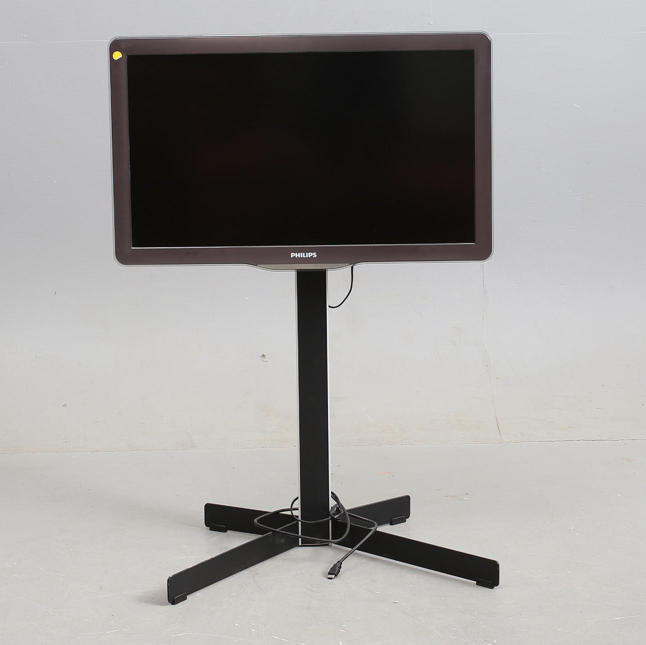 TV, led, 32", Philips och DVD Pioneer.