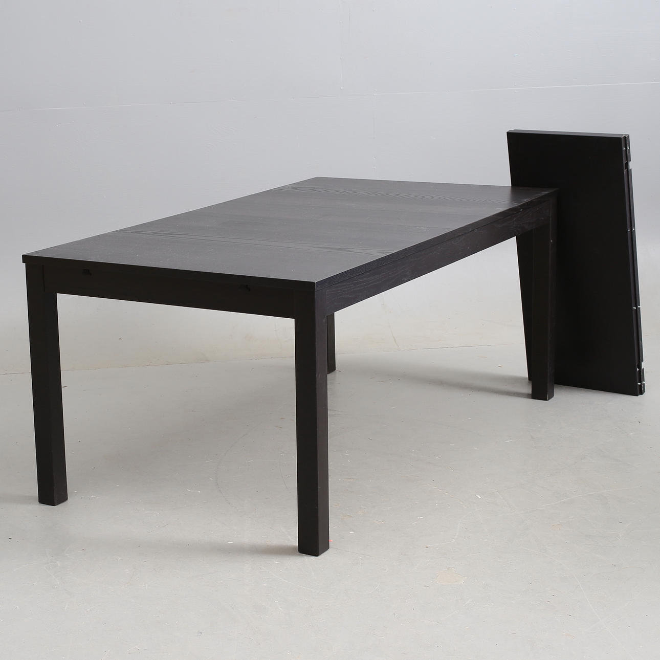 MATBORD, "Bjursta" 2 iläggsskivor.