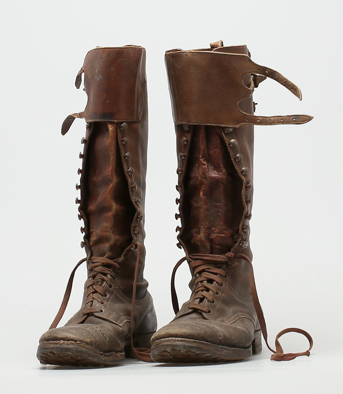 MOTORCYKELSTÖVLAR i läder, troligen från Tyskland, 1930-tal.