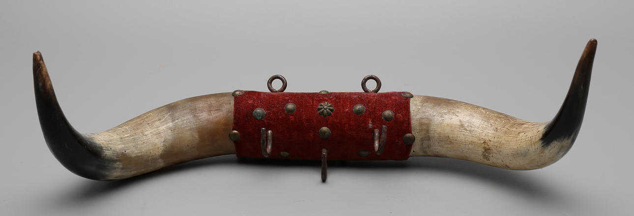 HORN i form av hängare, 1900-tal.