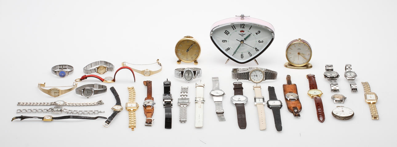 KLOCKOR, 31 st, armband fickur samt väckarur.