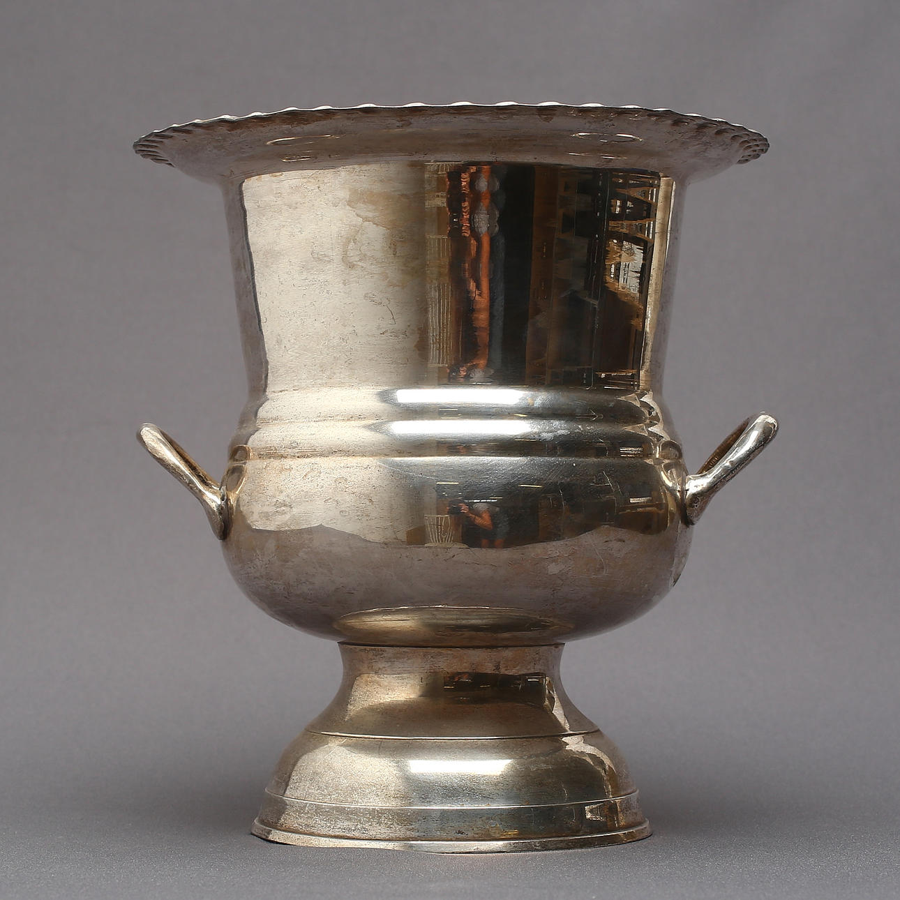 VINKYLARE, nysilver, 1900-tal.