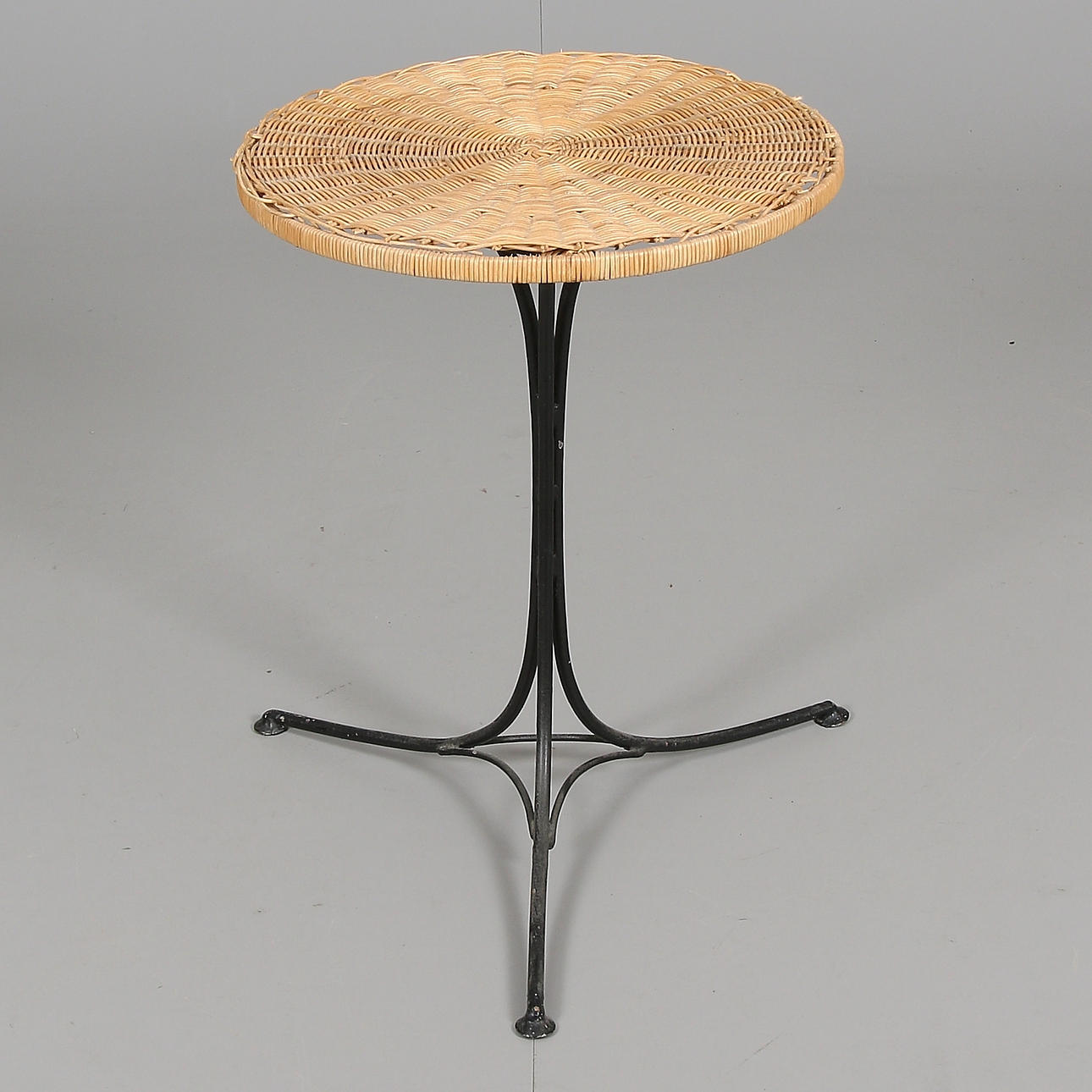 CAFÈBORD, smide, korg, 1900-tal.