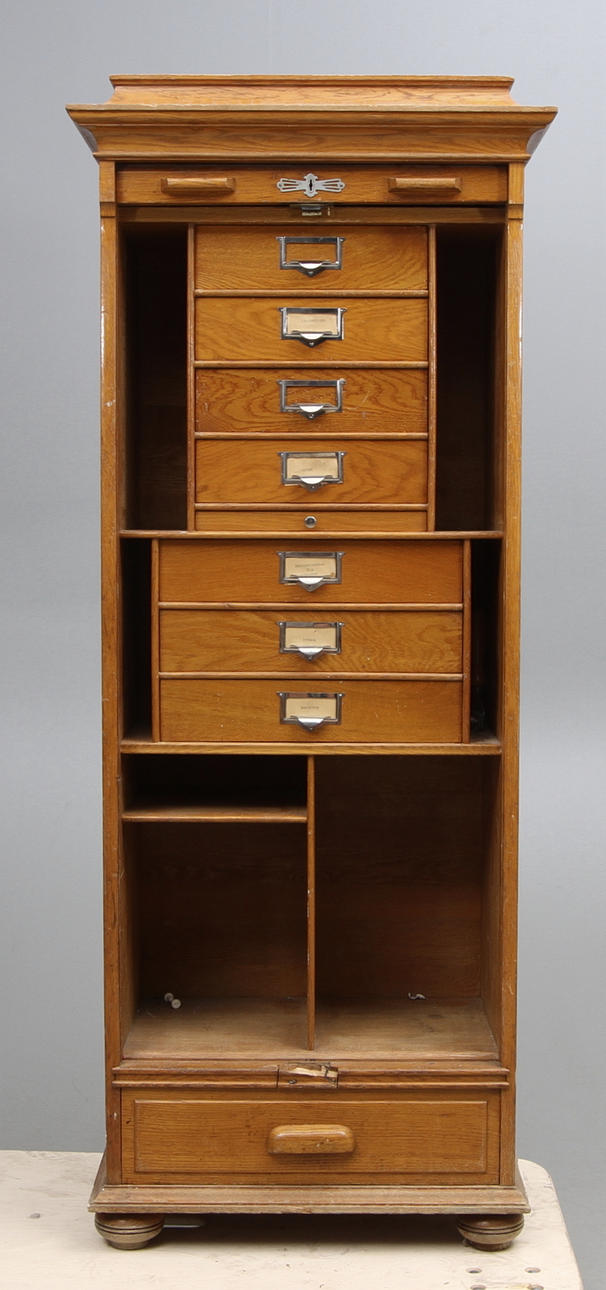 ARKIVSKÅP, 1900-talets första kvartal.