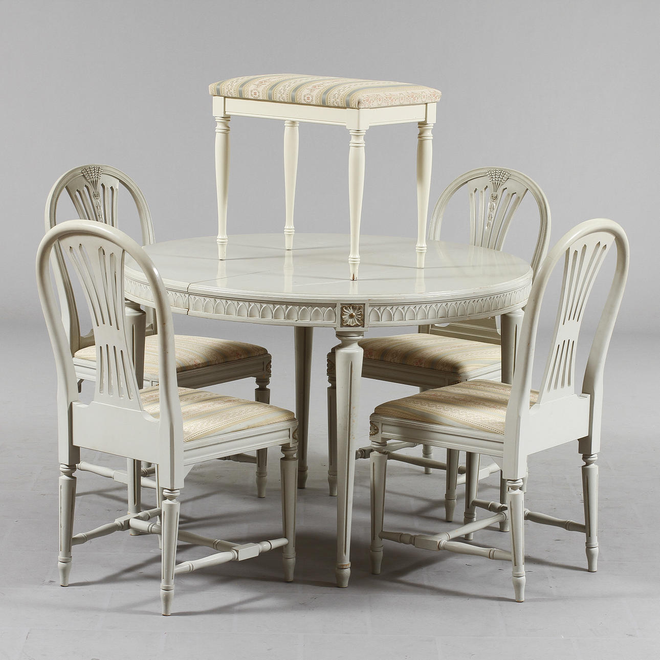 MATSALSMÖBEL, 8 delar, gustaviansk stil, 1900-tal.