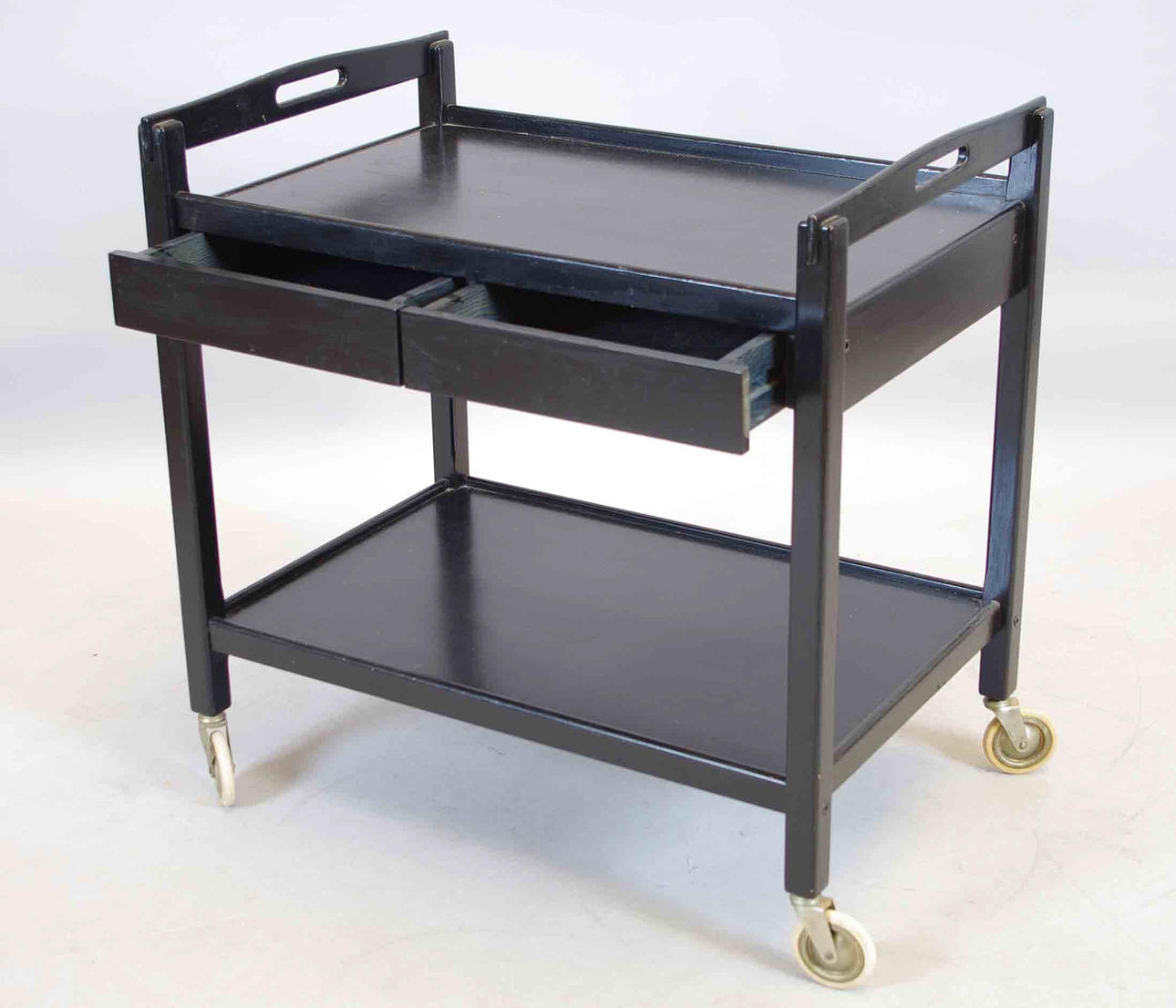 SERVERINGSVAGN med lådor, svartmålad.
