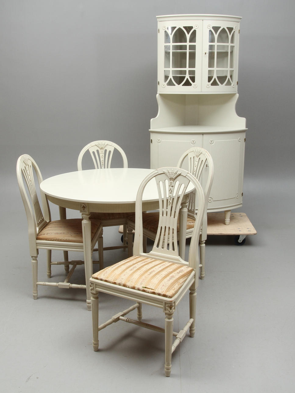 MATSALSGRUPP, 6 delar, gustaviansk stil, 1900-tal.