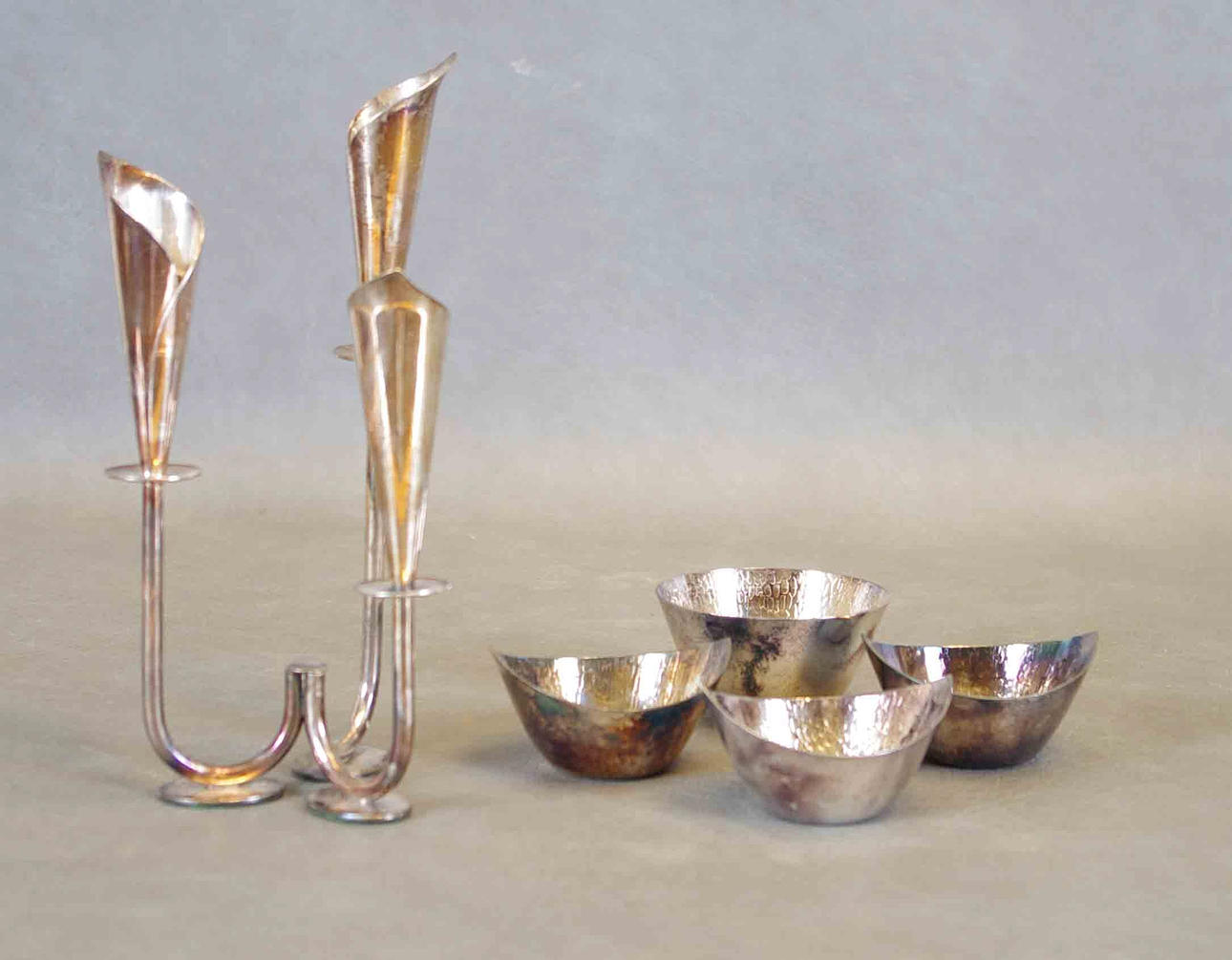 LJUSSTAKE SAMT SKÅLAR, nysilver, skålarna Mema Lidköping.