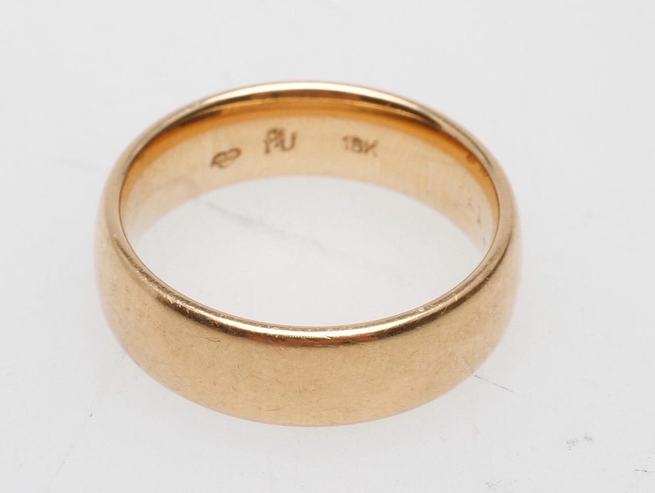 RING, 18k guld, vikt ca 6,5 gr.
