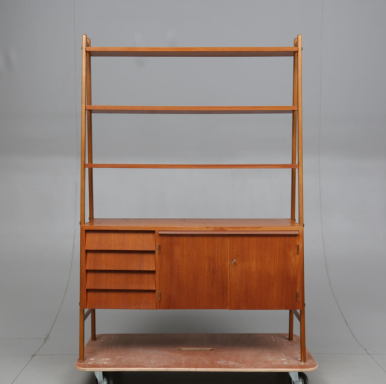 SKÅP/BOKHYLLA, 1900-talets mitt.