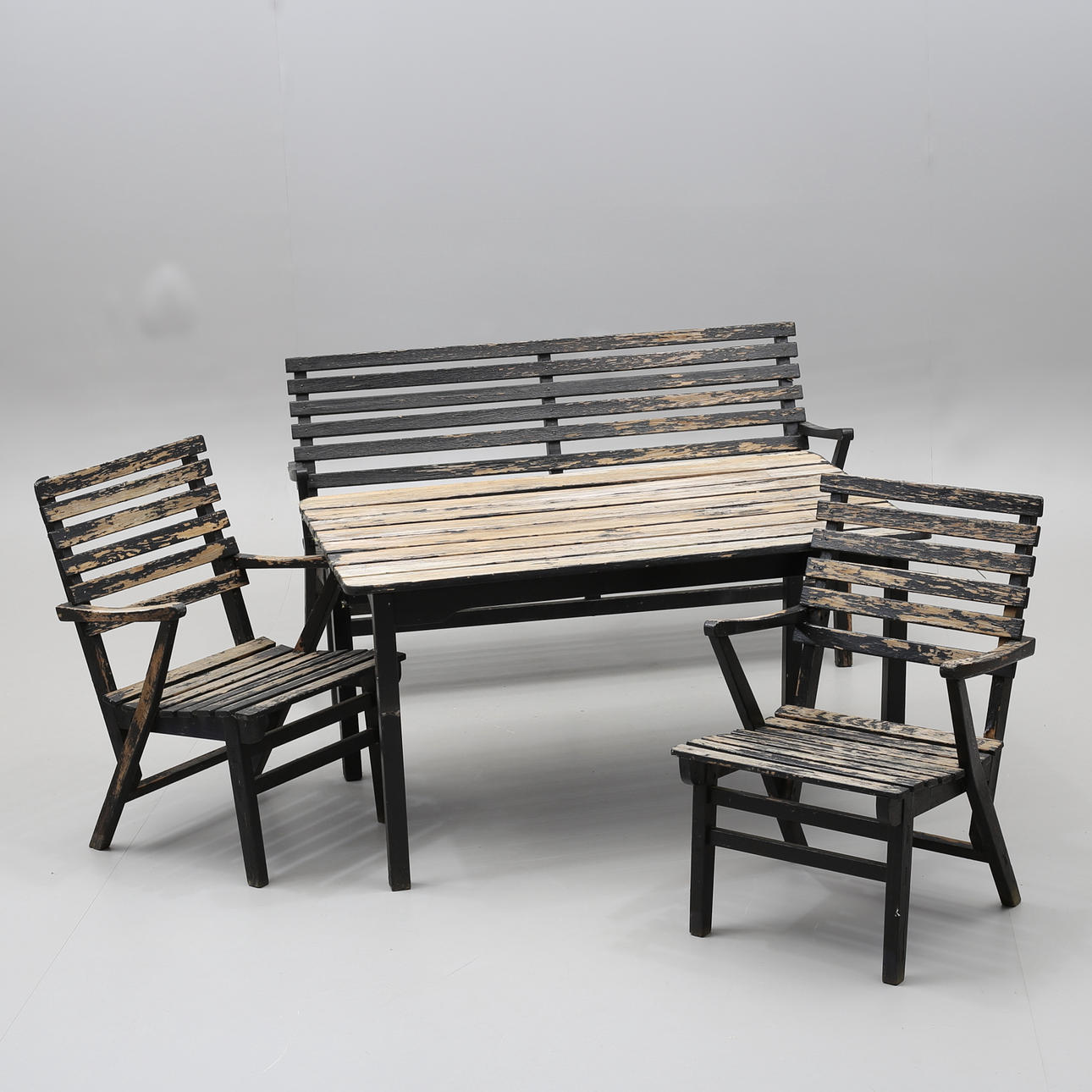 CARL MALMSTEN. Trädgårdsgrupp, 4 delar, "Bergshamra".