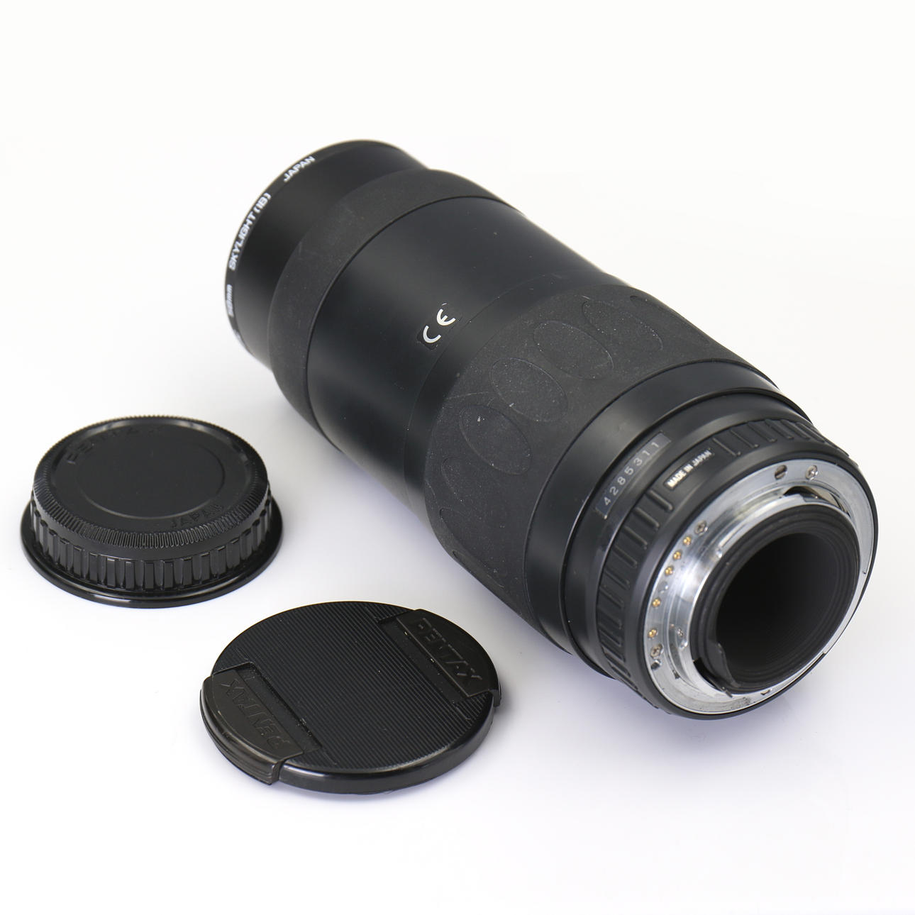 OBJECTIVE. Pentax-F 100-300mm F4.5-5.6.