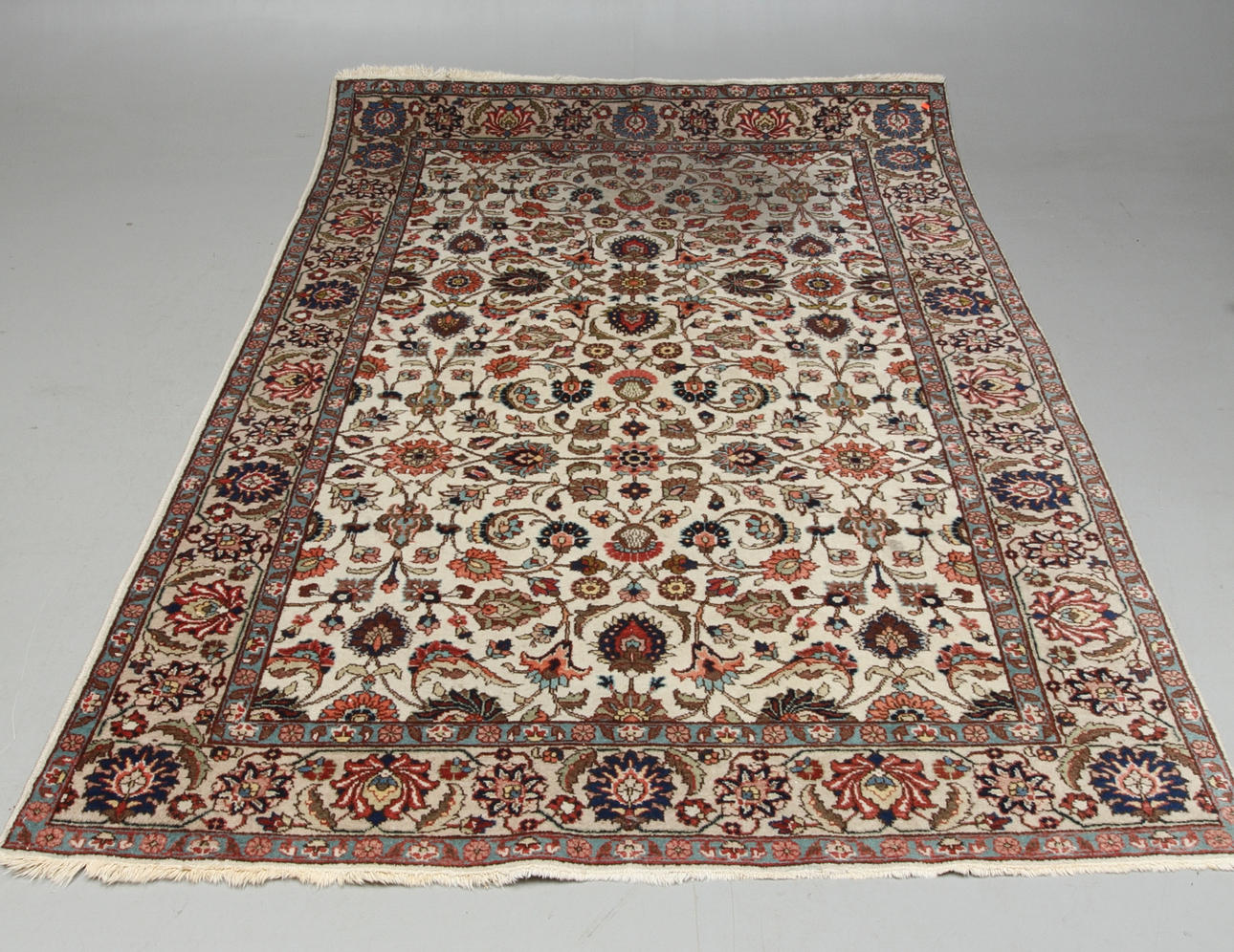 MATTA, orientalisk, ca 252 x 173 cm.