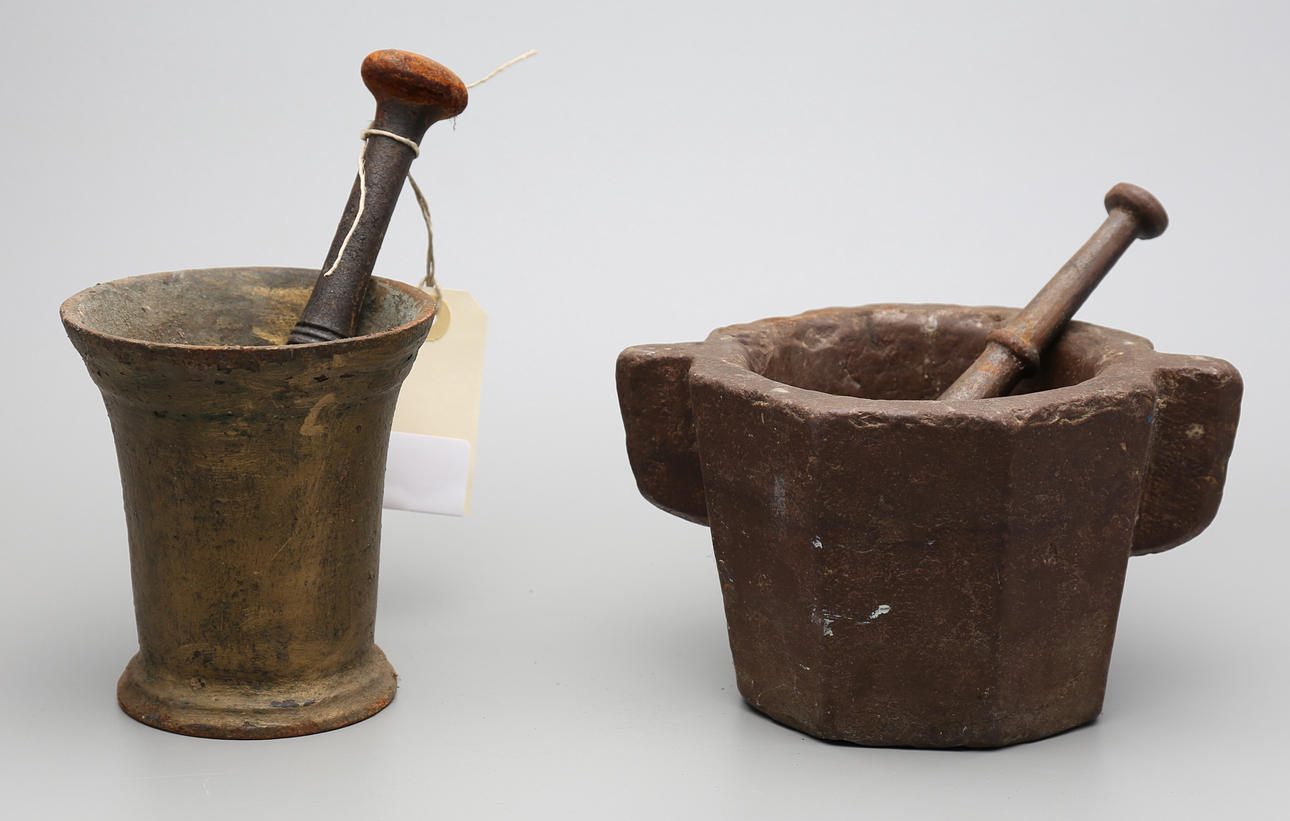 MORTLAR, 2 st, 1800-tal.