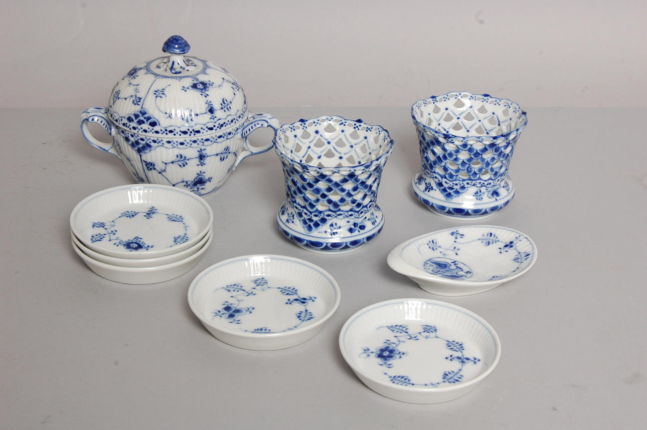 MUSSELMALET, 9 delar, helblond, halvblond, Royal Copenhagen, 1:sort.