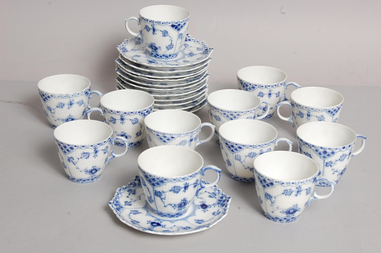 MUSSELMALET, 24 delar, espressokoppar, halvblond, 1:sort, Royal Copenhagen.