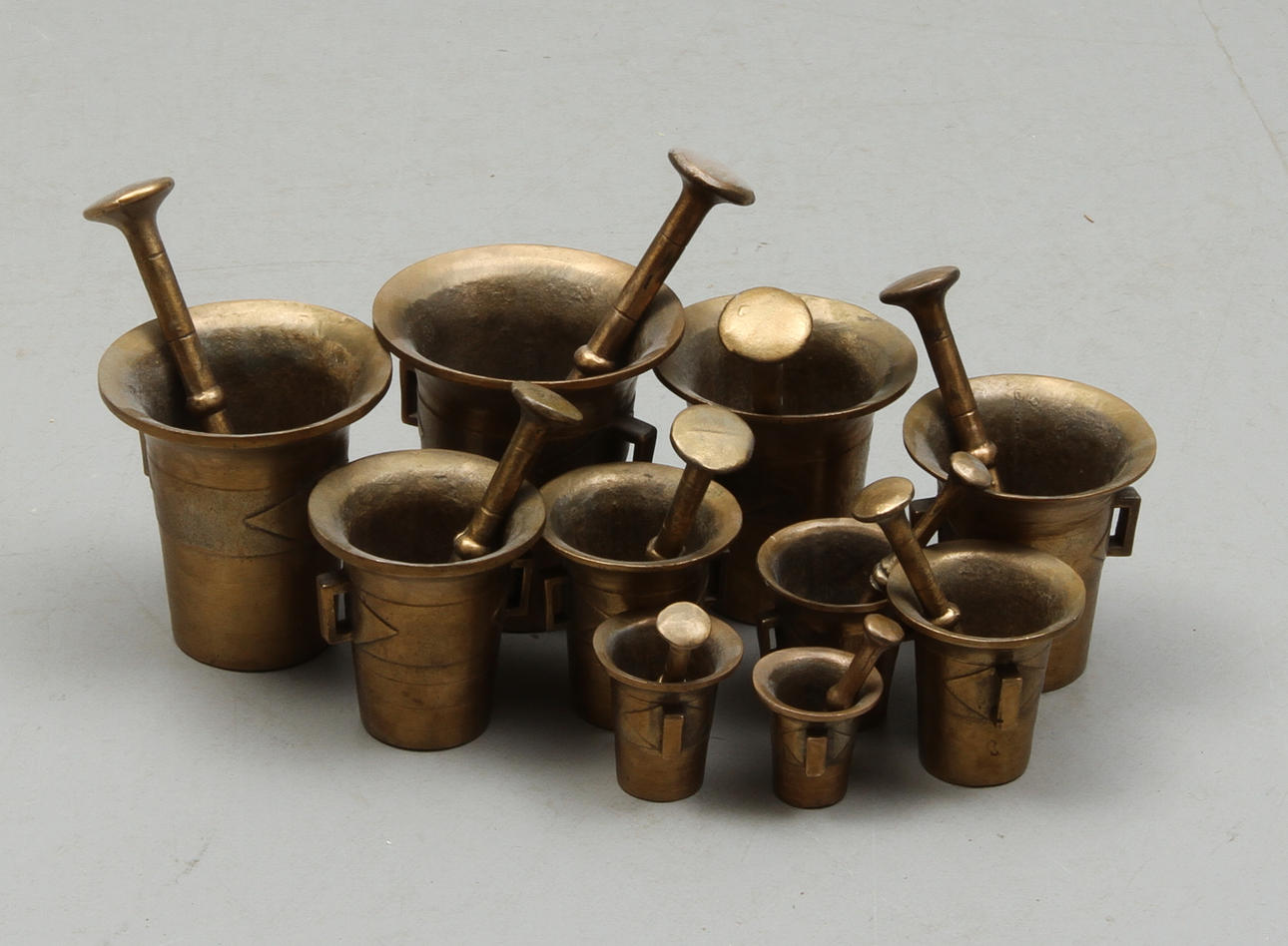 PARTI MORTLAR, 10 st, mässing, 1900-tal.