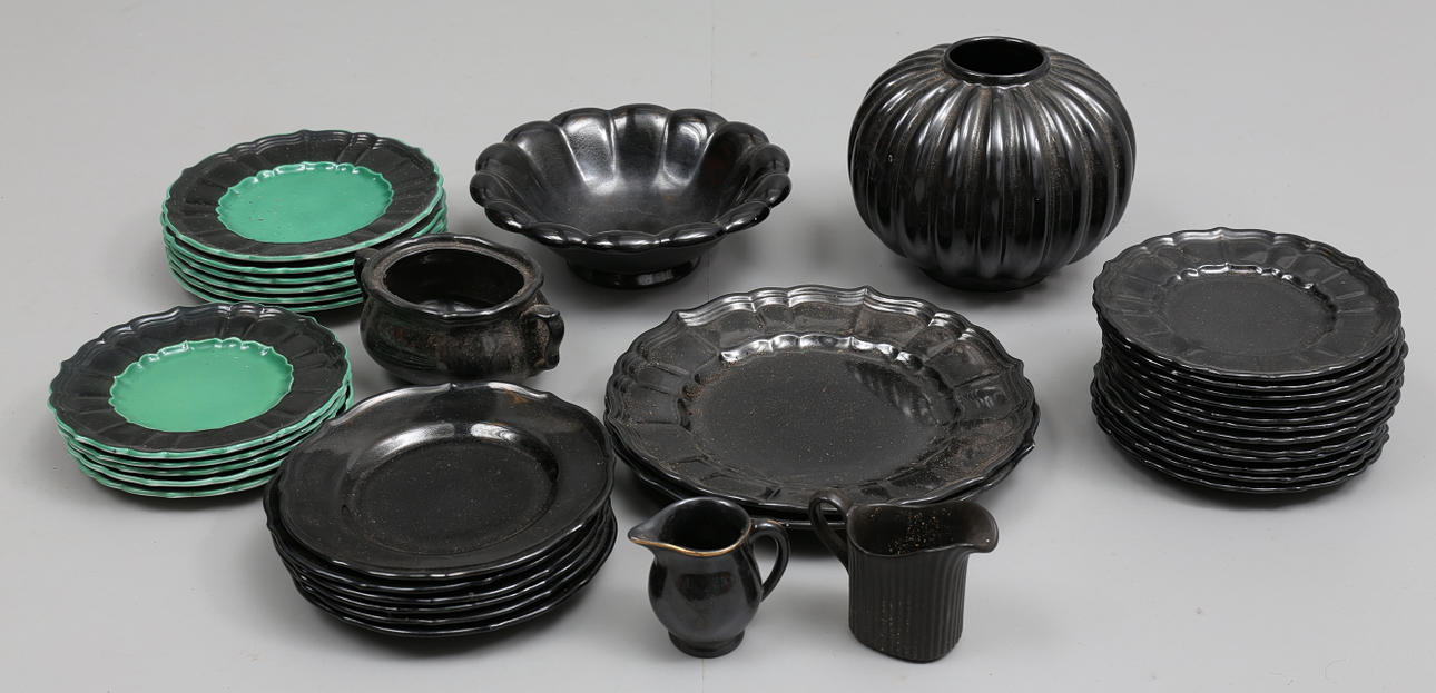 ARTHUR PERCY. SERVISDELAR ca 37 delar, Gefle.