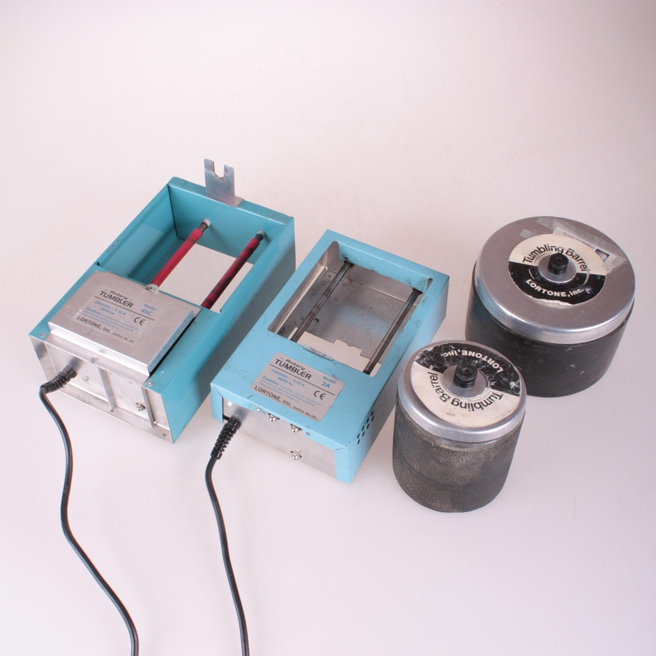 TROMMER, 2 stk, Lortone, model 3A og 45C.