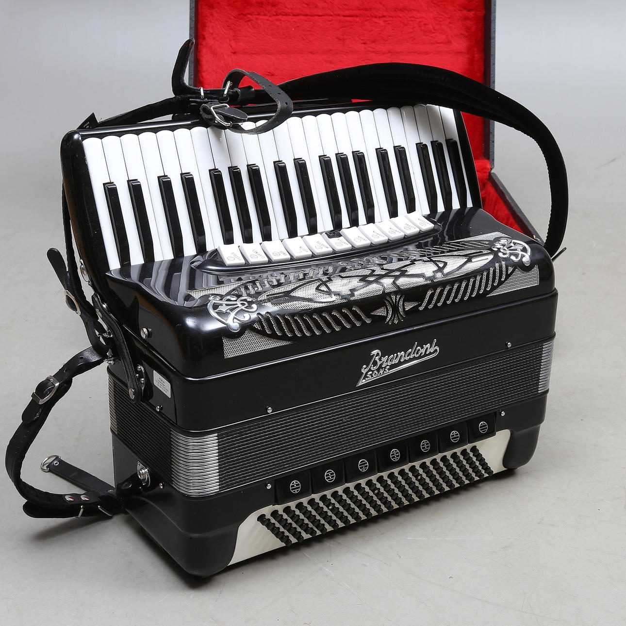 DRAG GAME, Brandoni & Sons, Italy, 1900s.