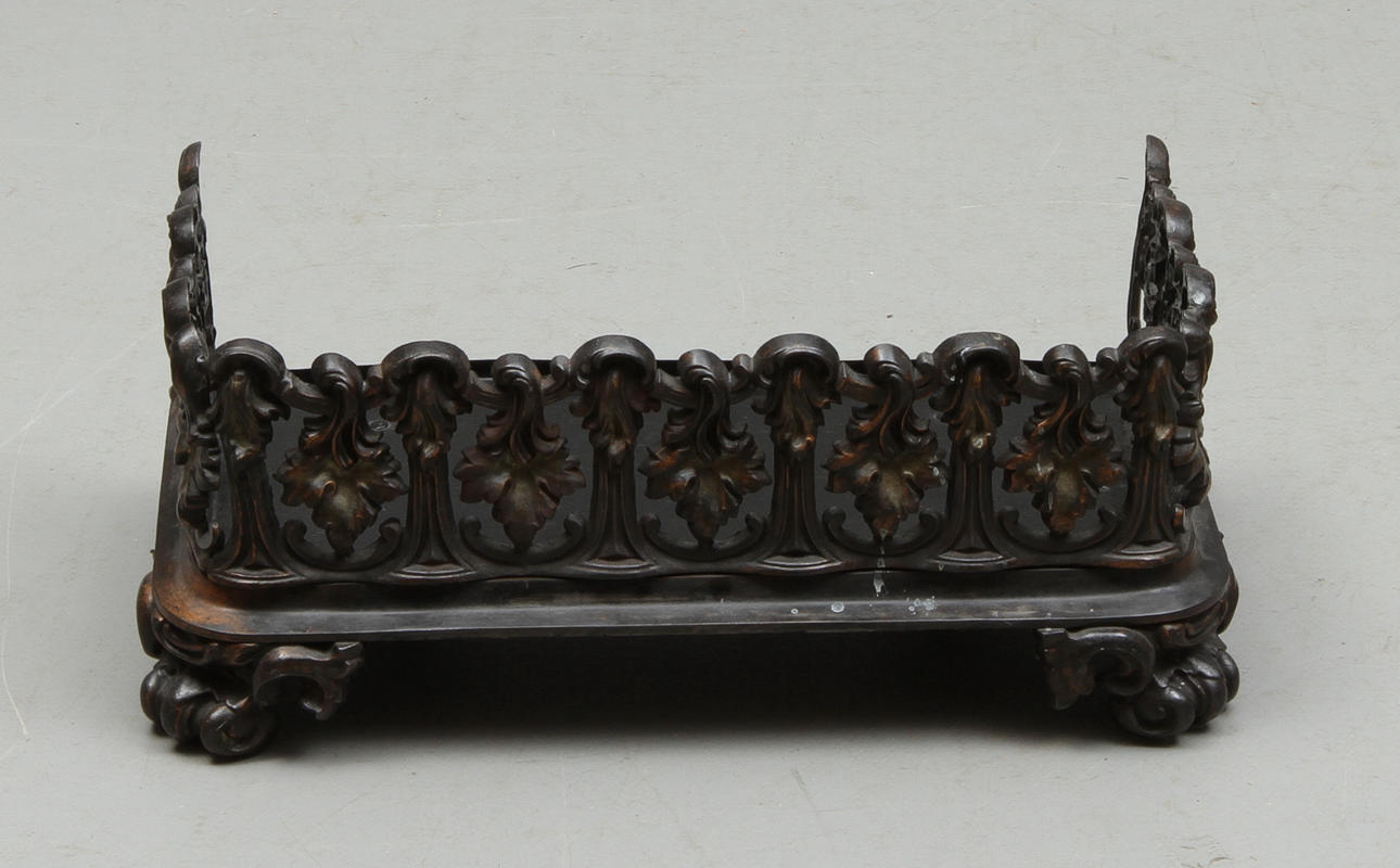 BRASGALLER, metall, 1900-tal.